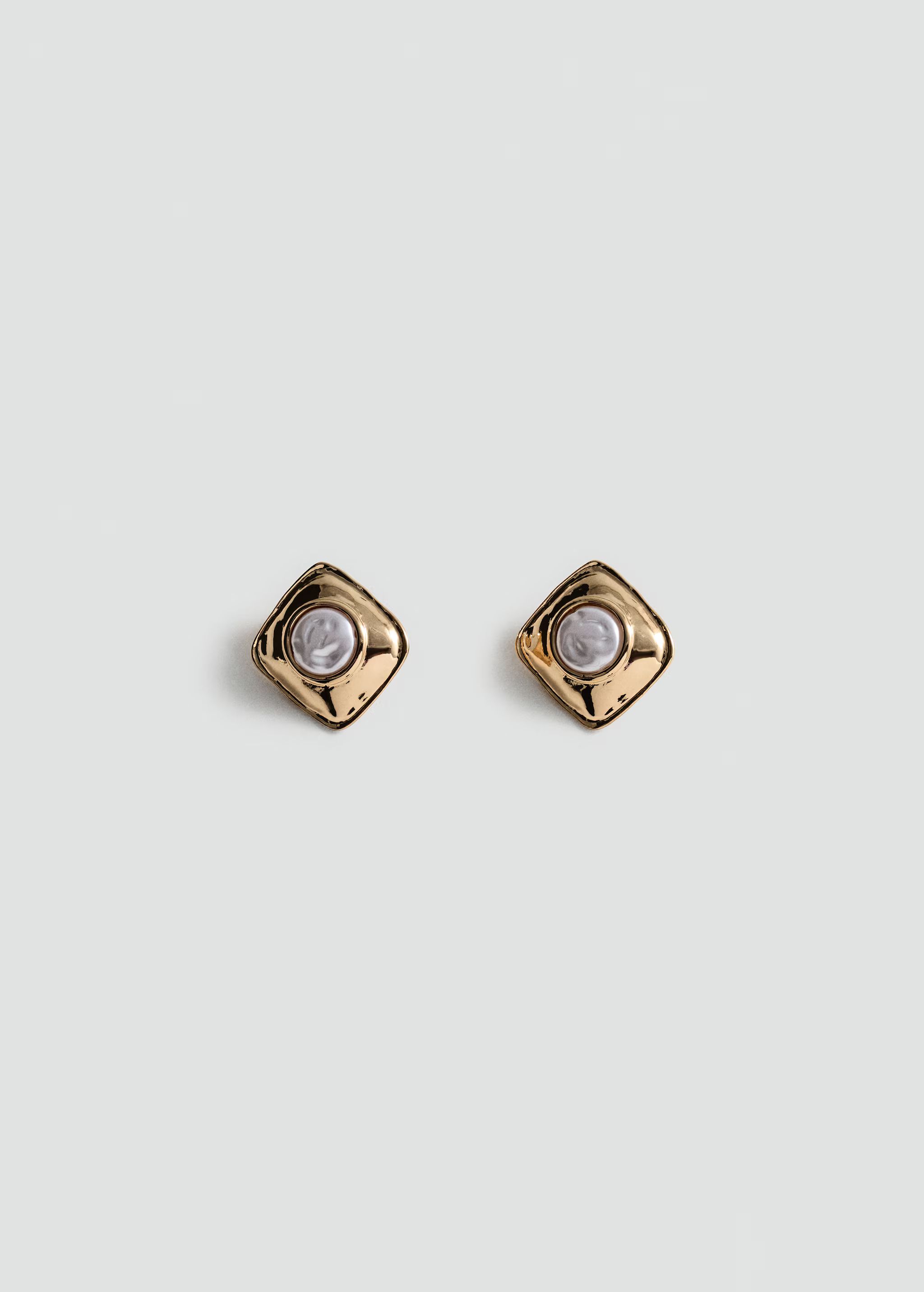 Square bead earrings - Woman | MANGO USA | MANGO (US)