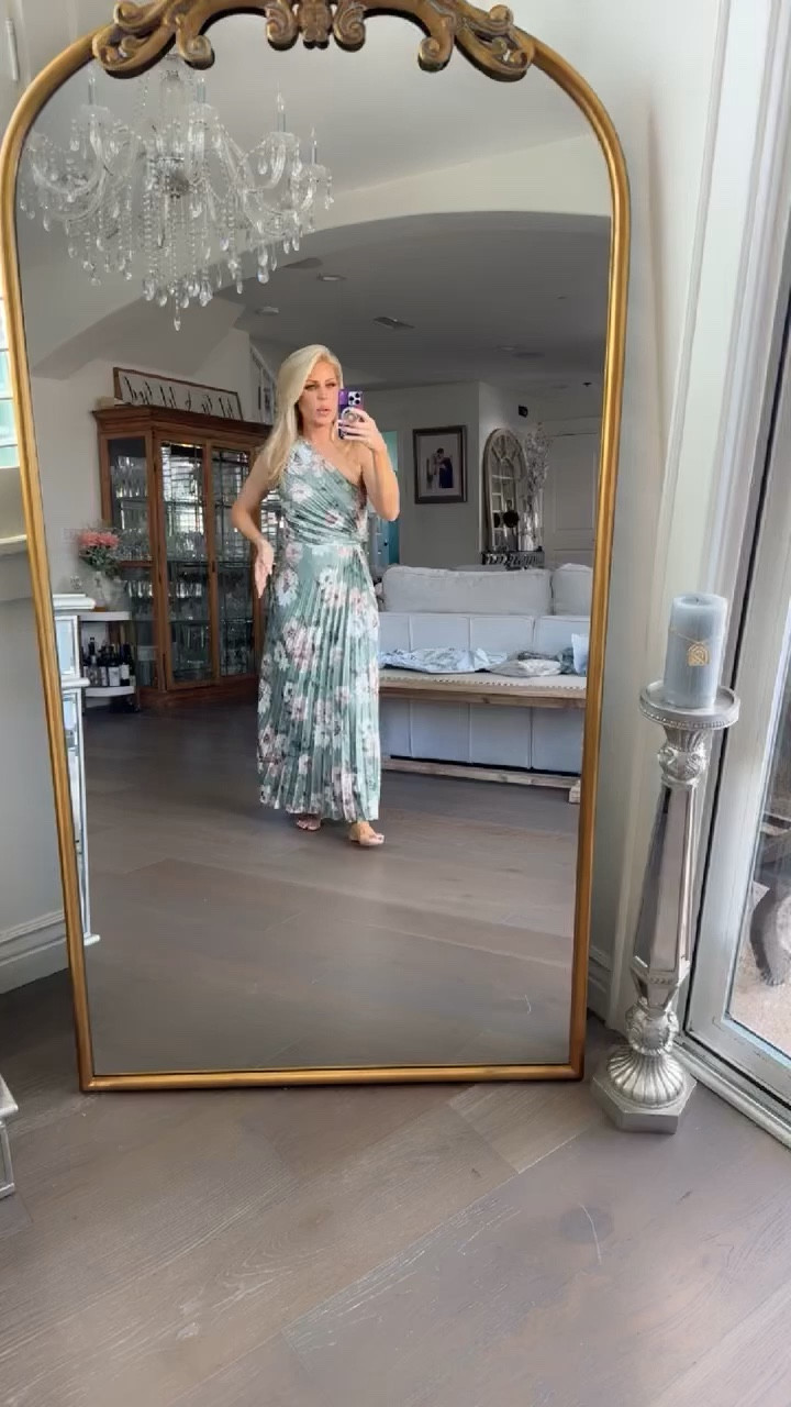 Part of my Spring Abercrombie haul! Code AFLTK will save you 20%

Abercrombie dress sale | silk dress | wedding guest dress | floral dresss

#LTKVideo #LTKSaleAlert #LTKStyleTip