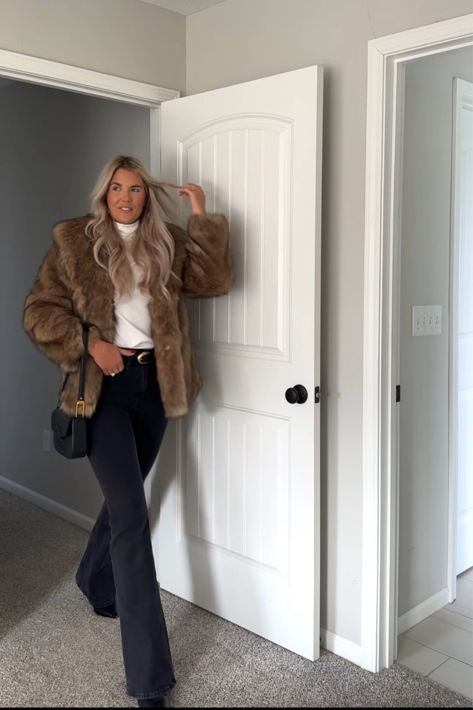 size 26 extra long in jeans (i’m 5’10) size small in top and xs in fur coat. boots are old so linking similar :) 

#LTKStyleTip #LTKHoliday #LTKSeasonal