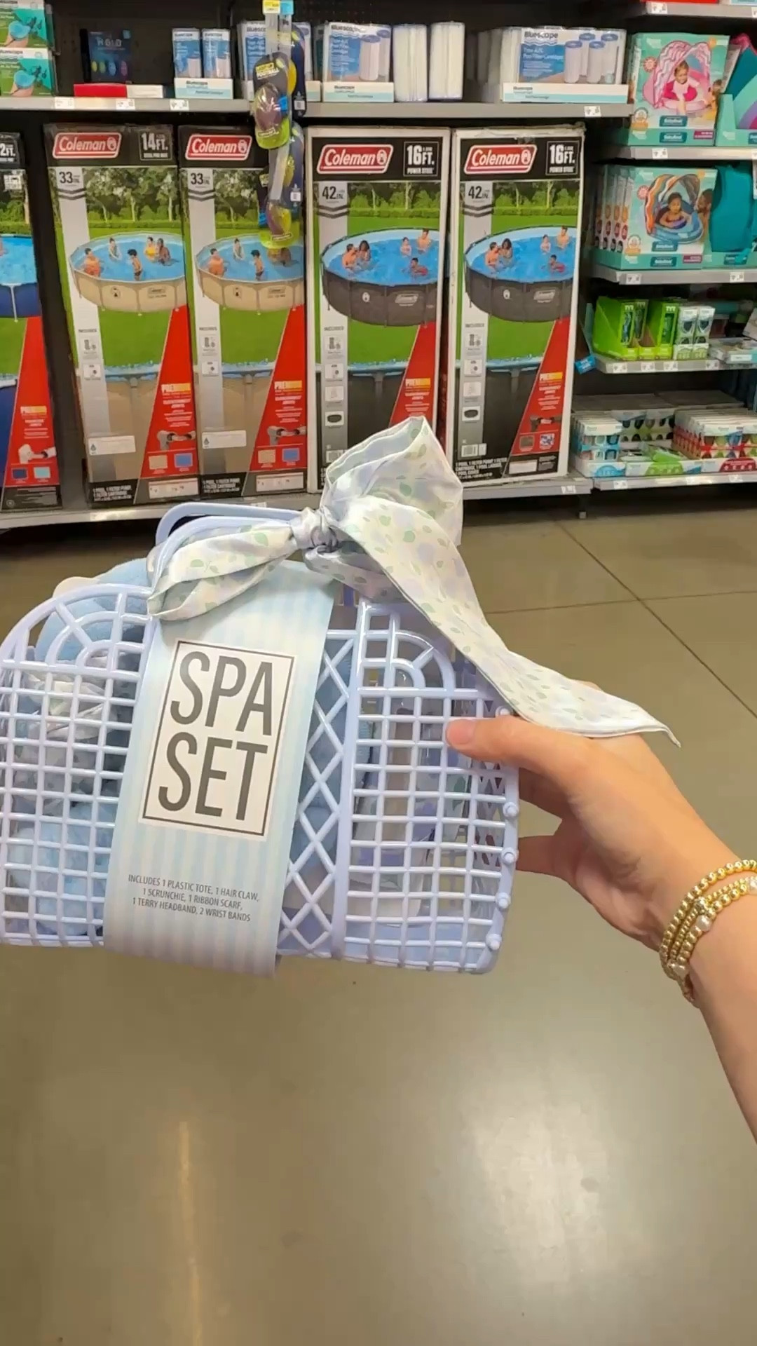 This is a fun little gift for $10. Love the hydrangea theme 