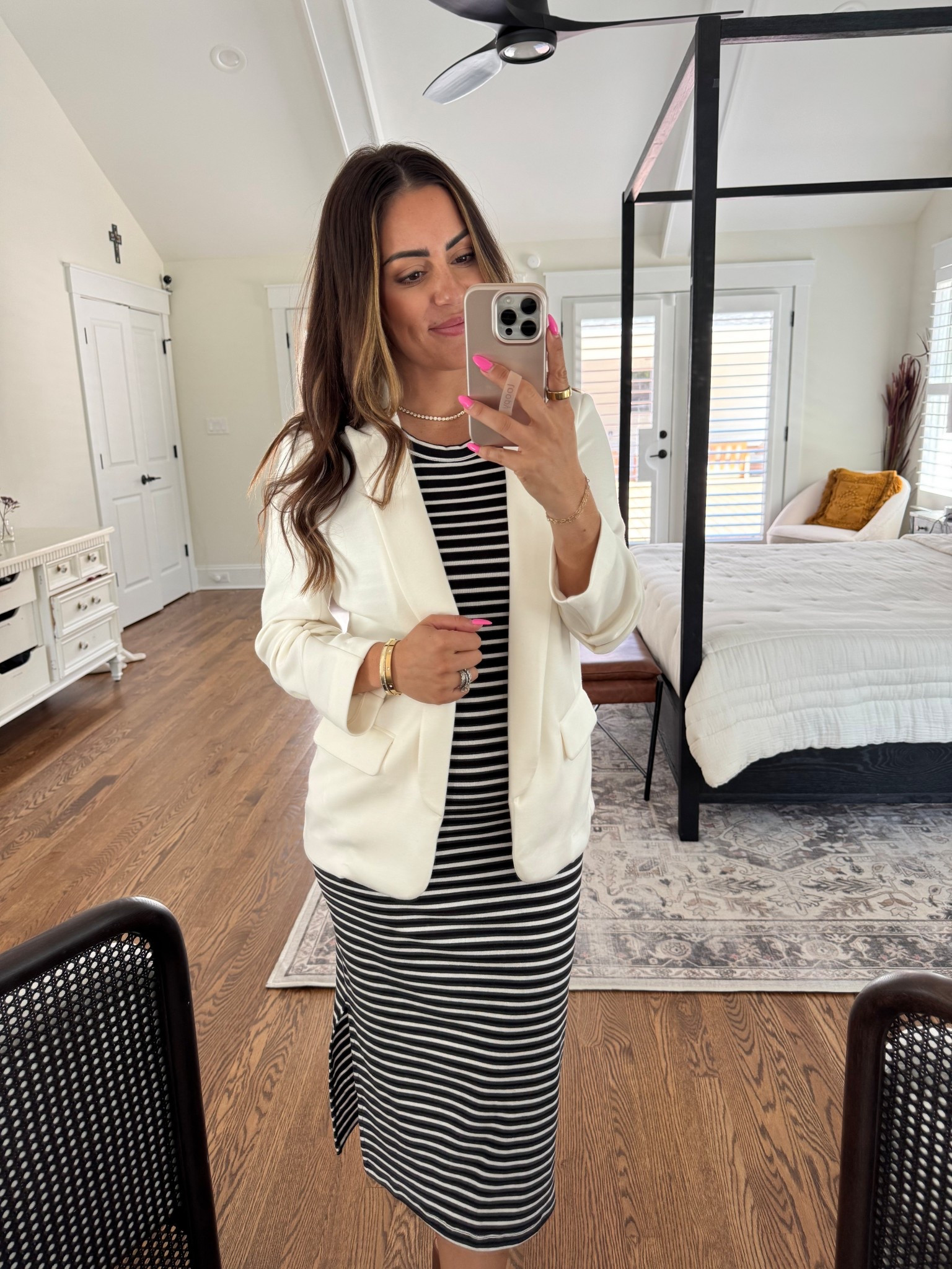 This cardigan jacket situation!!! Ahhh! The material is so soft ad the sleeves are stitched so that it already looks as if they’re scrunched up! wearing a size small- very tts! SOOO many color options!

#LTKWorkwear #LTKStyleTip #LTKFindsUnder50