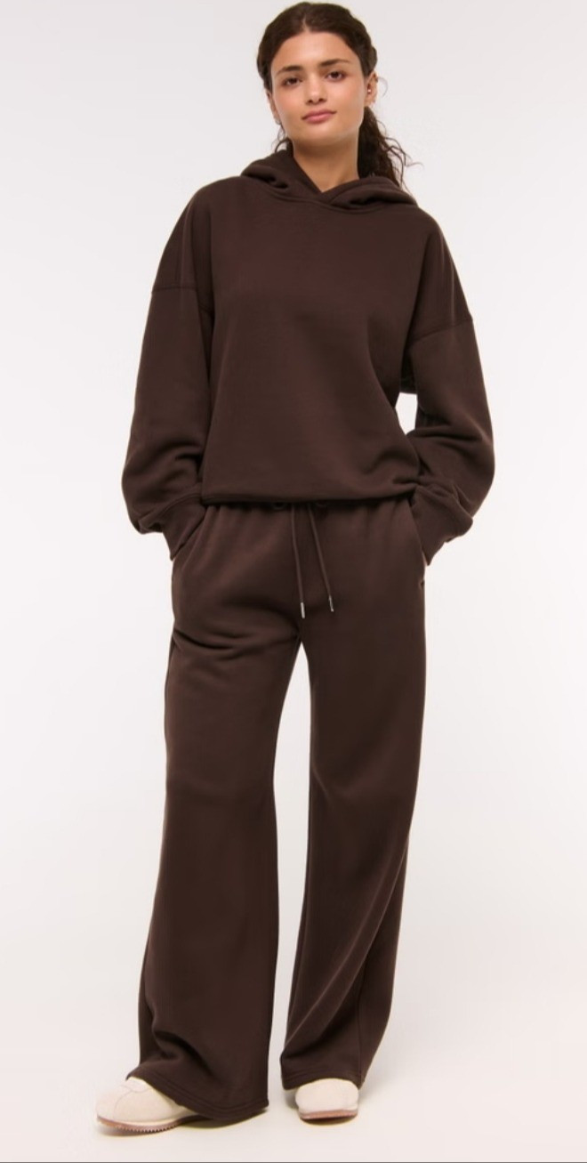 Cozy sweats on sale

#LTKSaleAlert #LTKStyleTip #LTKSeasonal