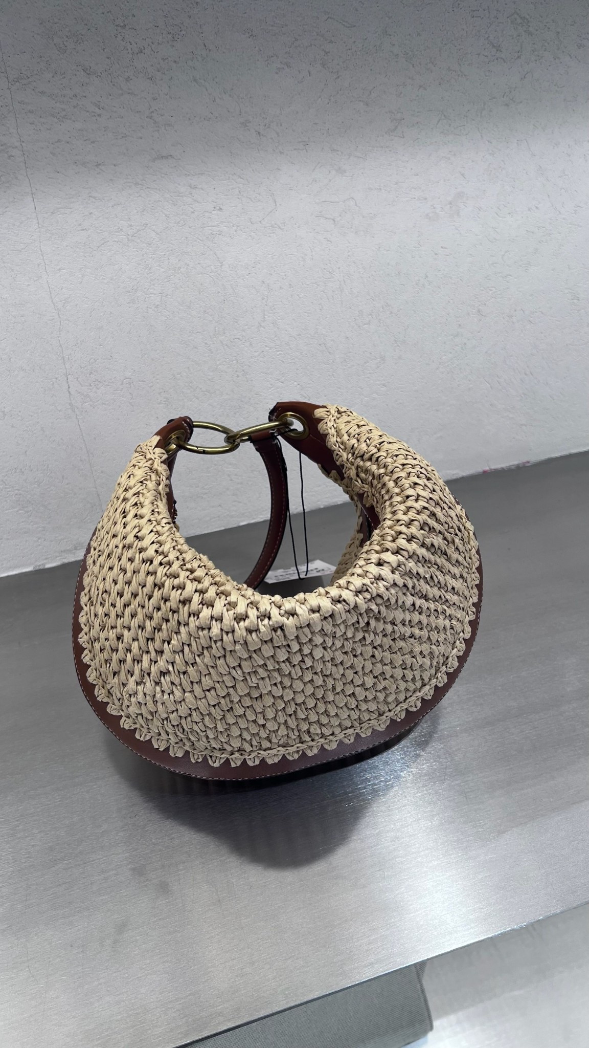 Woven effect mini handbag find! Ideal for vacation outfits! 