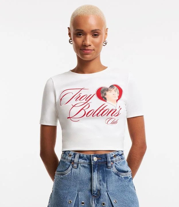 Blusa Cropped em Algodão e Estampa Troy Botton's Club High School Music Branco | Renner (BR)