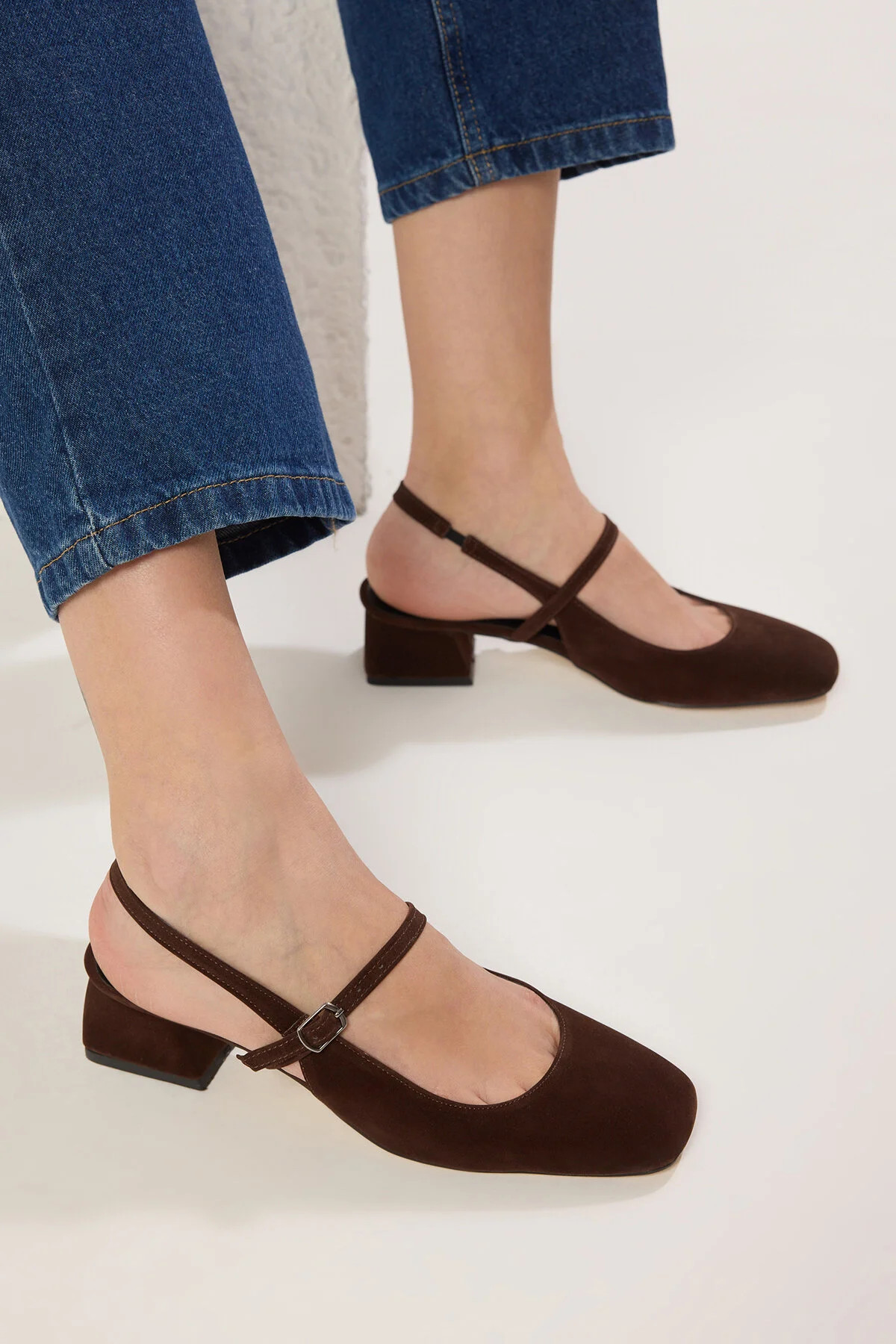 Trendyol Shoes Dunkelbraune Wildleder-Mary-Jane-Sandalen mit Blockabsatz TAKSS25TO00075 | Trendyol DE