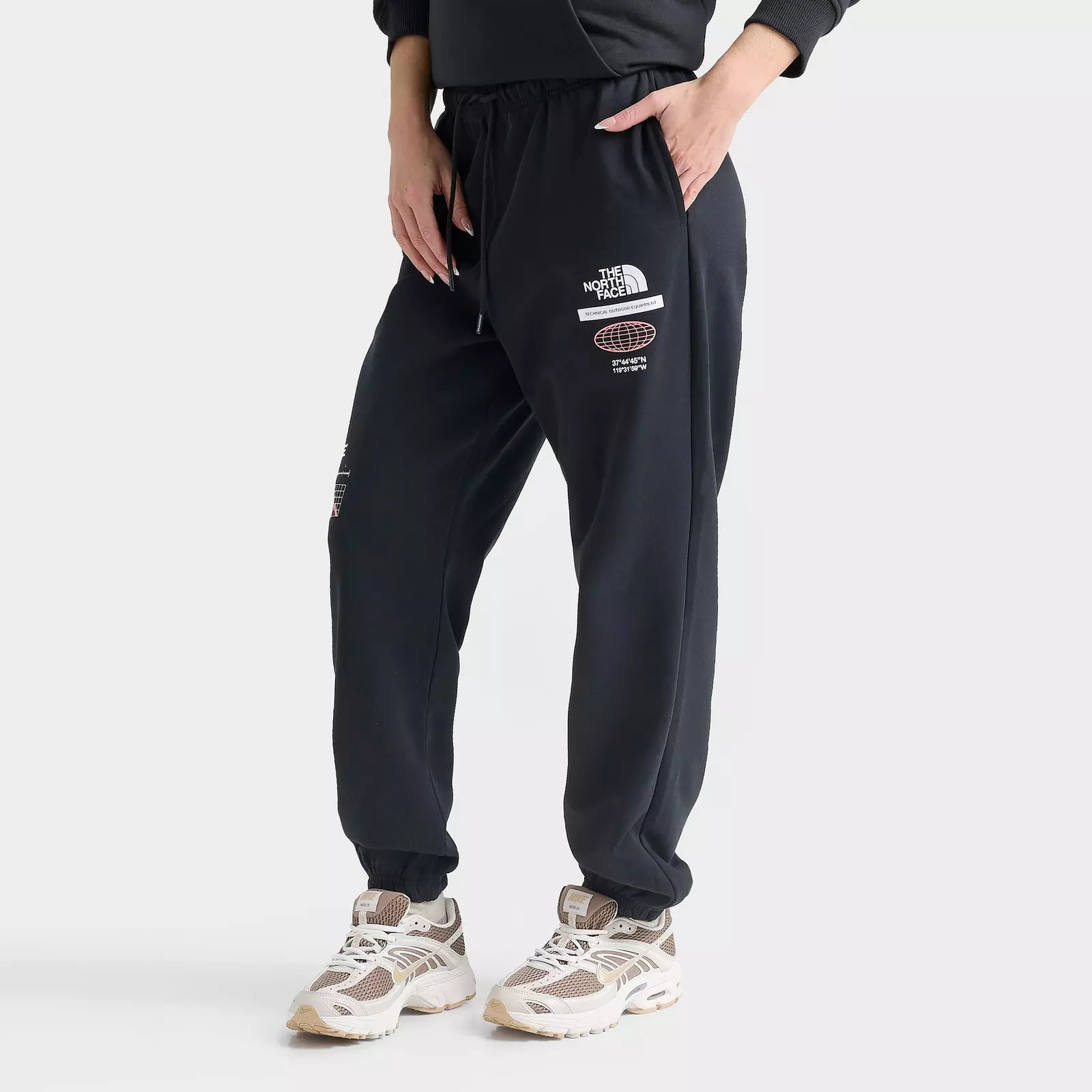 Women's The North Face Tek Relaxed Jogger Pants | JD Sports (US)