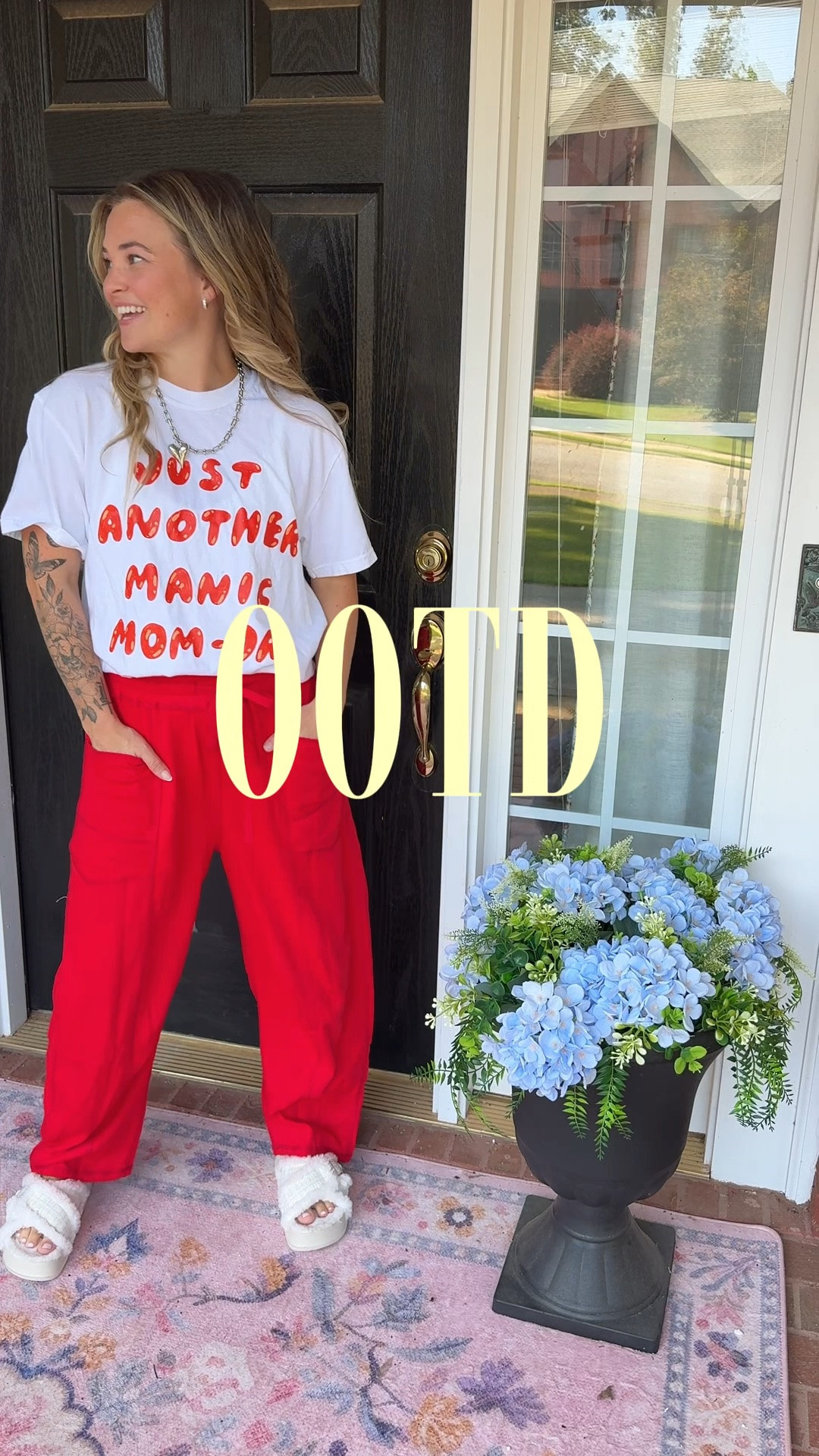 A fun comfy look for this momma today!

#LTKootd #LTKdayinmylife #LTKmomlife