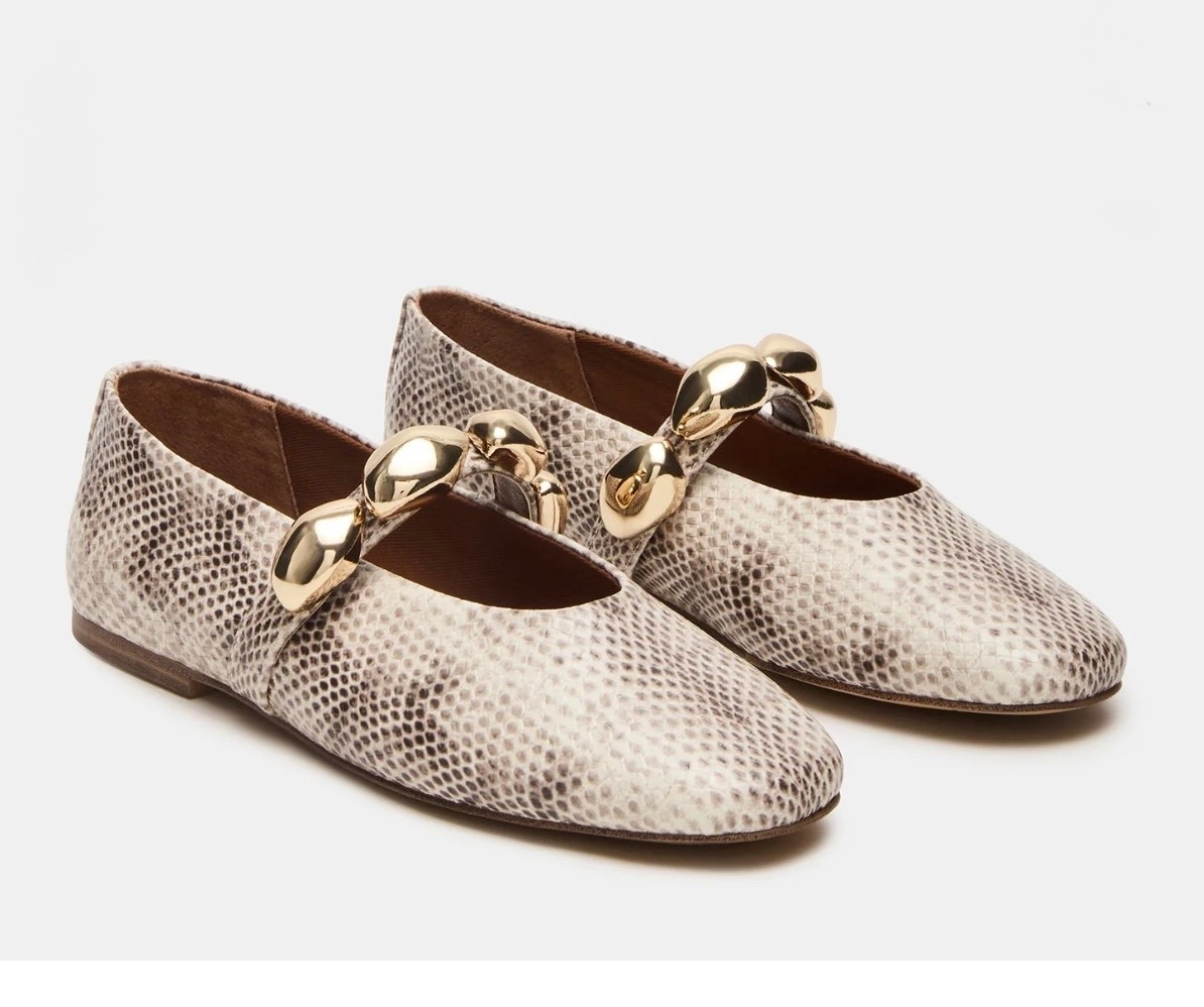 Steve Madden

POPPIN NATURAL SNAKE

premium materials, this flat offers a polished look ideal for both professional and casual settings. Its Mary Jane strap ensures a secure fit while maintaining elegance. Lightweight and comfortable, these flats provide all-day

#LTKWorkwear #LTKTravel #LTKootd