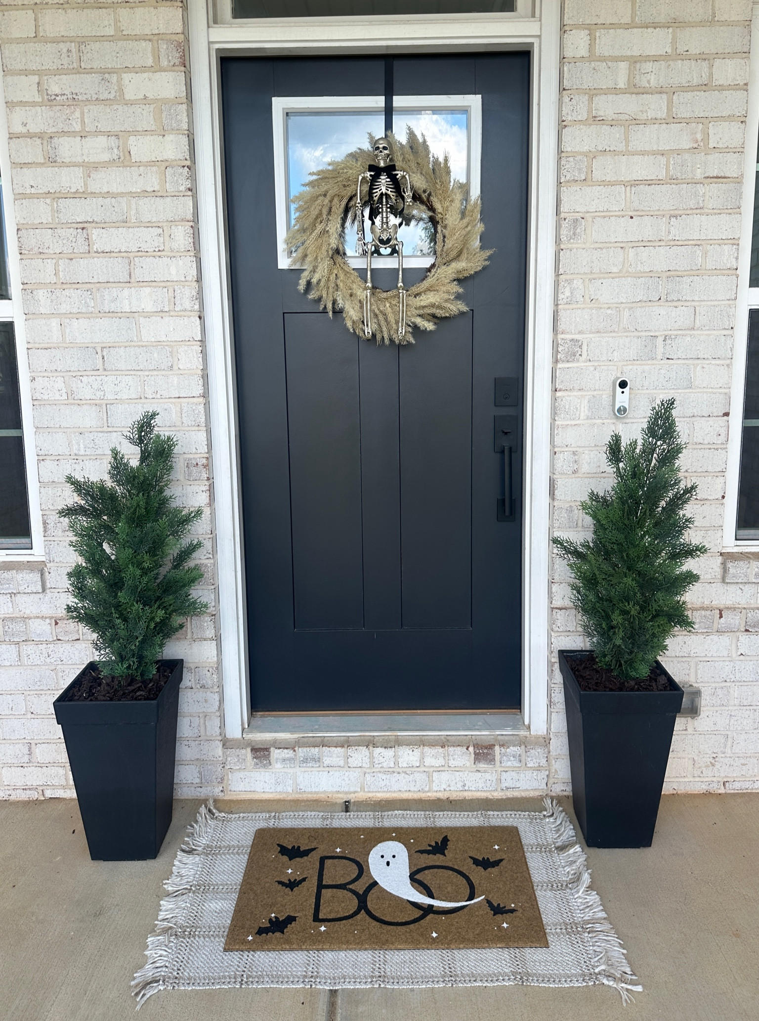 Minimal front porch fall/ Halloween styling. Fall home decor. Halloween decor. Door wreath 

#LTKxTarget #LTKHalloween #LTKHome