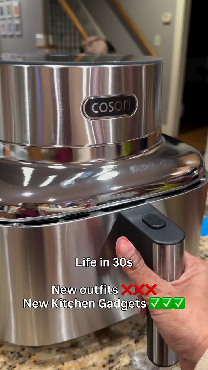 Now in 30s already looking for BPA free, aesthetically pleasing, steel and all the fancy kitchen appliances 😆😆😆
I am officially old 😆😆😆

Comment “FRY” to get link to this life changing airfryer 😃

@cosoricooks 

#airfry #steel #millennial #appliance #kitchen 
Best airfryer for kitchen