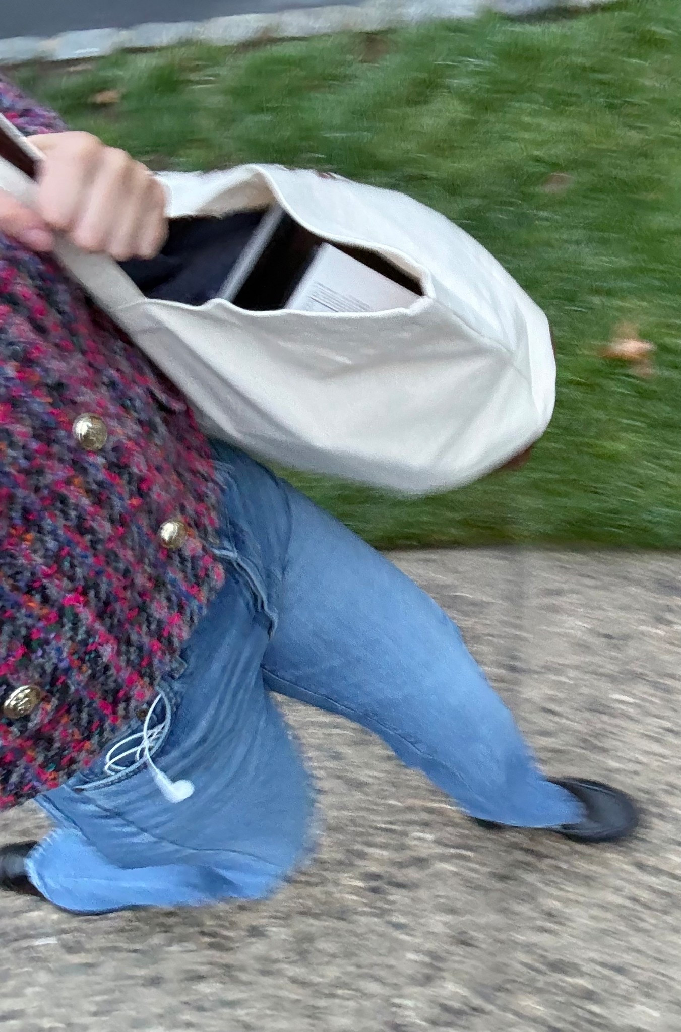 🤘🏻


Madewell jeans
Straight leg jeans
High waisted jeans
Barrel jeans
Blue jeans
Black loafers
Peche loafers
Women’s loafers
Women’s work shoes
Work outfit
Office outfit
Office clothes
Office style
Fall outfifalm style
Spring outfit
Spring style
NYC outfit
New York style
New York outfit
Sandro jacket
Tweed jacket
Statement coat
Statement top
Colorful top
Colorful coat
Sandro tweed jacket
Blazer
Cute outfit
Chic outfit
Chic style
Preppy outfit
Preppy style

#LTKWorkwear #LTKdayinmylife #LTKootd