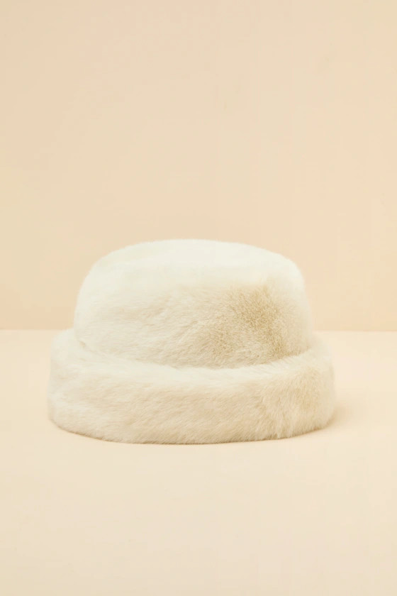 Omoka Ivory Faux Fur Cloche Hat | Lulus