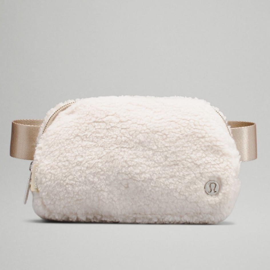 Sherpa lululemon belt bag

#LTKitbag #LTKGiftGuide #LTKSeasonal