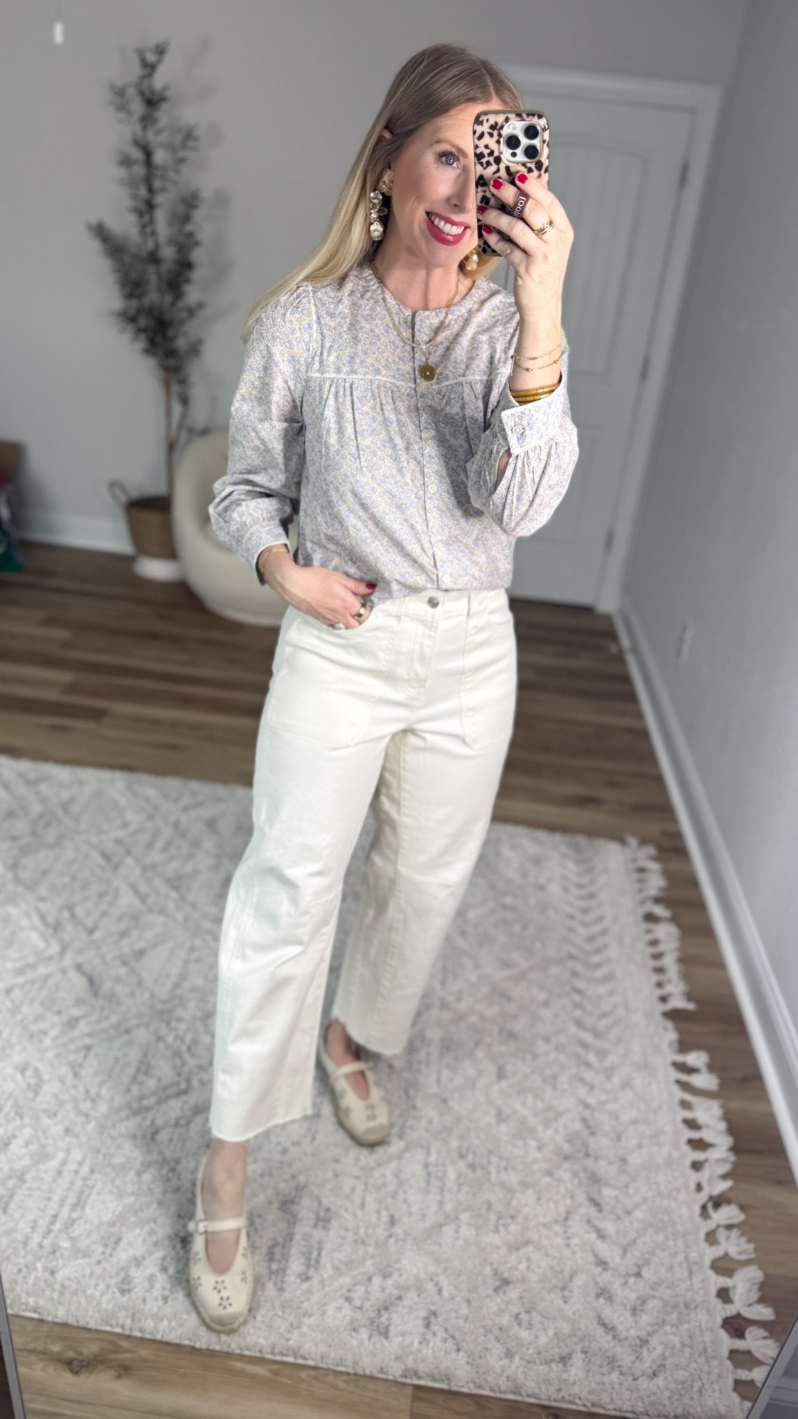 Weekend Walmart Wins try-on
Floral blouse- small
White jeans- 4

#LTKmomlife #LTKWorkwear #LTKootd