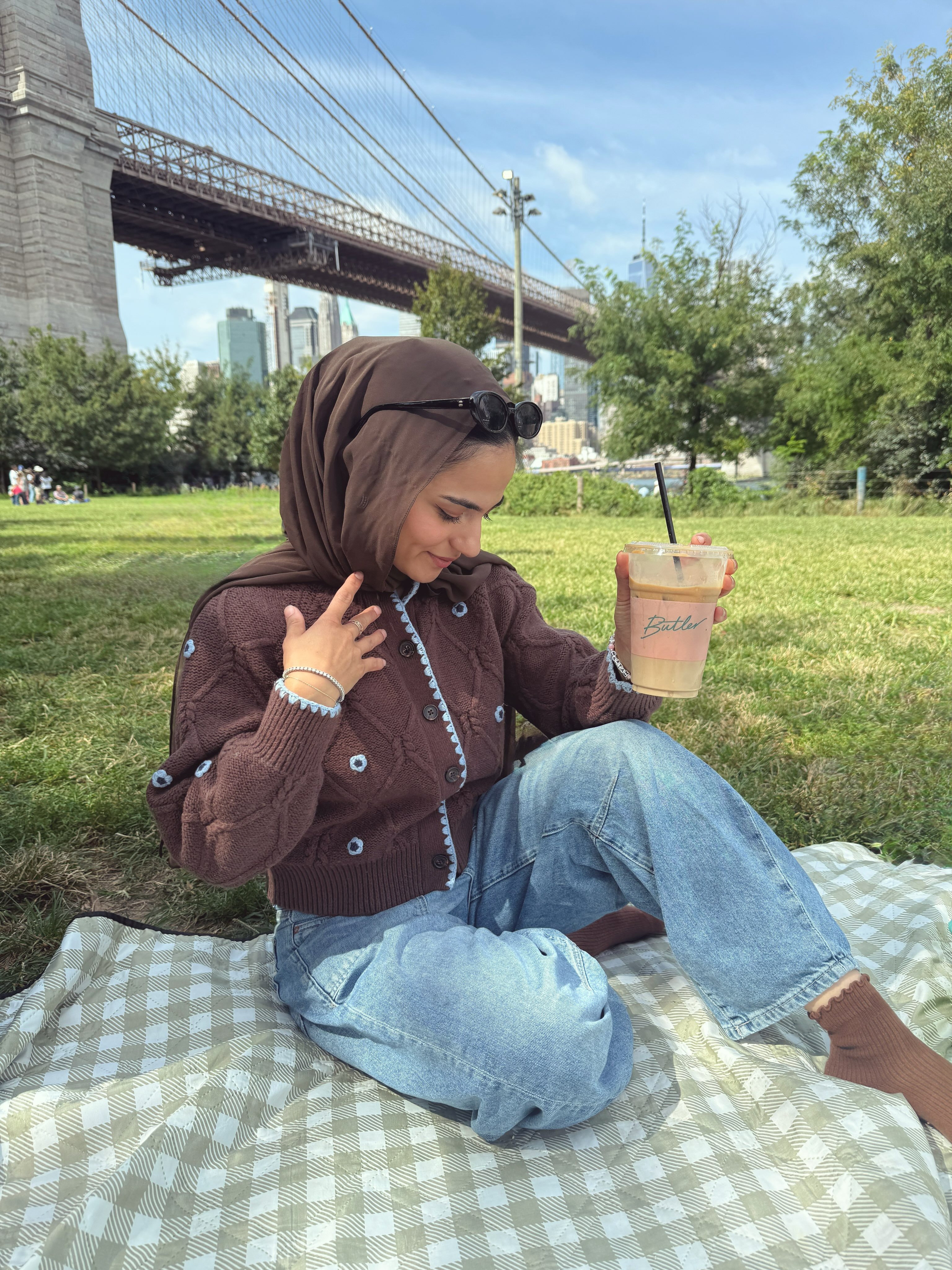 Coffee + a sunny afternoon in Brooklyn 🤎☕️ Loving this cozy little cardigan for the start of fall!

#FallStyle #FallOutfit #CardiganSeason #CozyStyle #MomStyle #CasualStyle #EverydayOutfit #BrooklynStyle #NYCStyle #FallFashion #OOTD #LTKStyle #LTKFashion #ShopLTK 

 #LTKootd #LTKmomlife