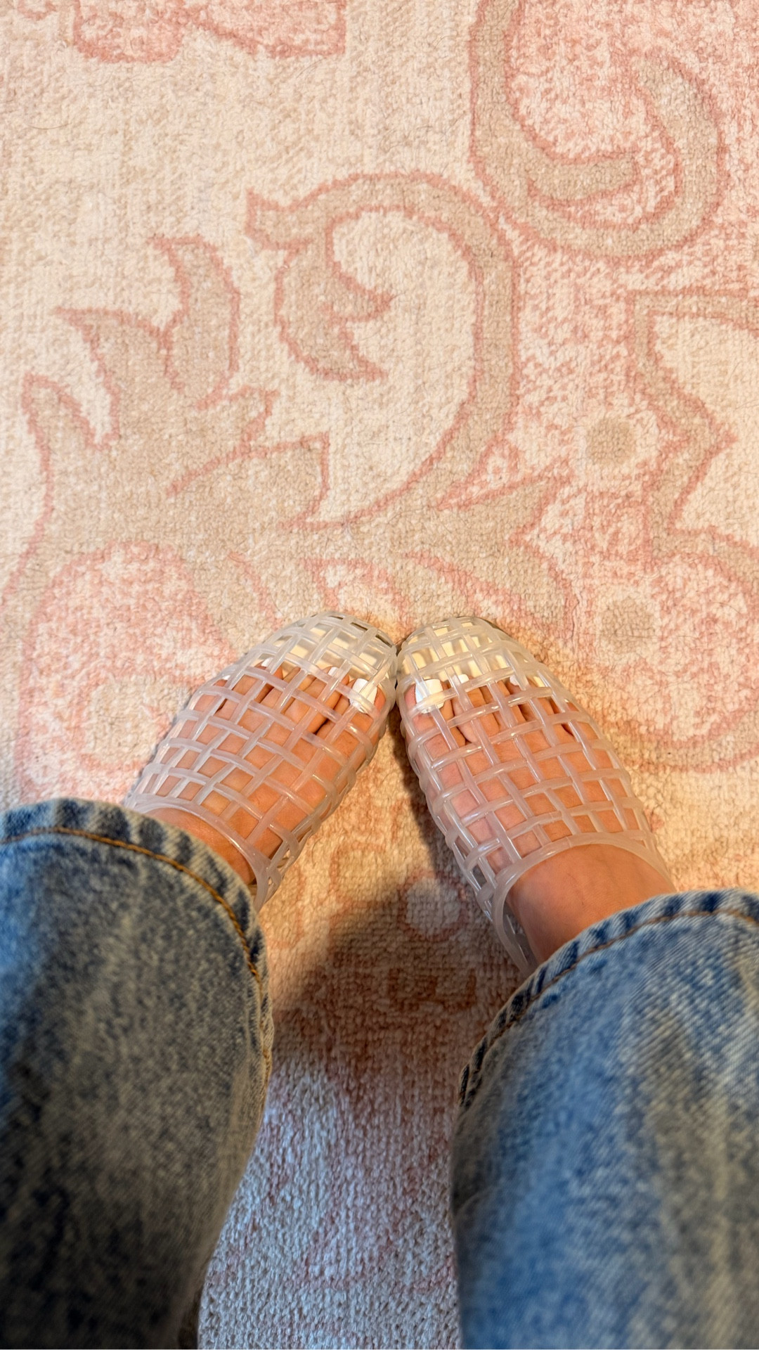 The 80s called…they want their shoes back! 😂 I wasn’t sure if I wanted to jump on the Jelly shoe bandwagon again…yet here I am! These are a great affordable option. And no, I’m not sorry. 😎

#LTKOver40 #LTKdayinmylife #LTKstorytime