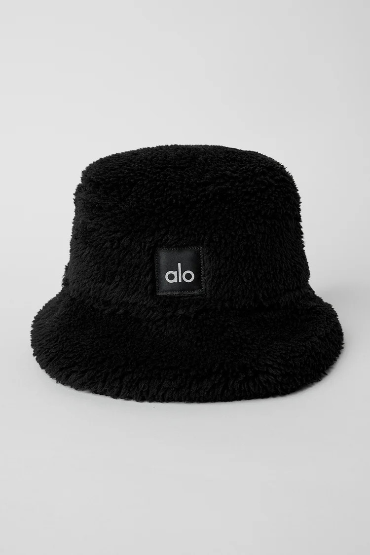 Foxy Sherpa Bucket Hat | Alo Yoga (US)