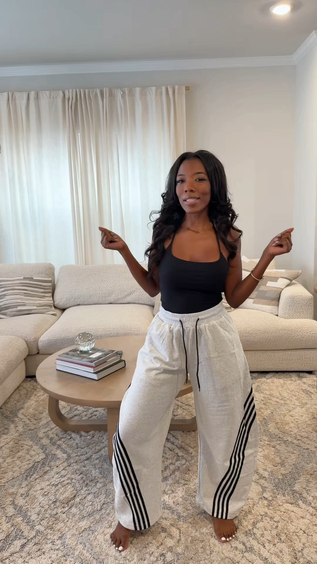 The barrel sweatpants that you much have! Perfect for the fall transition! You can run errands or go out to lunch! I have on a XS.

#LTKActive #LTKMidsize #LTKootd