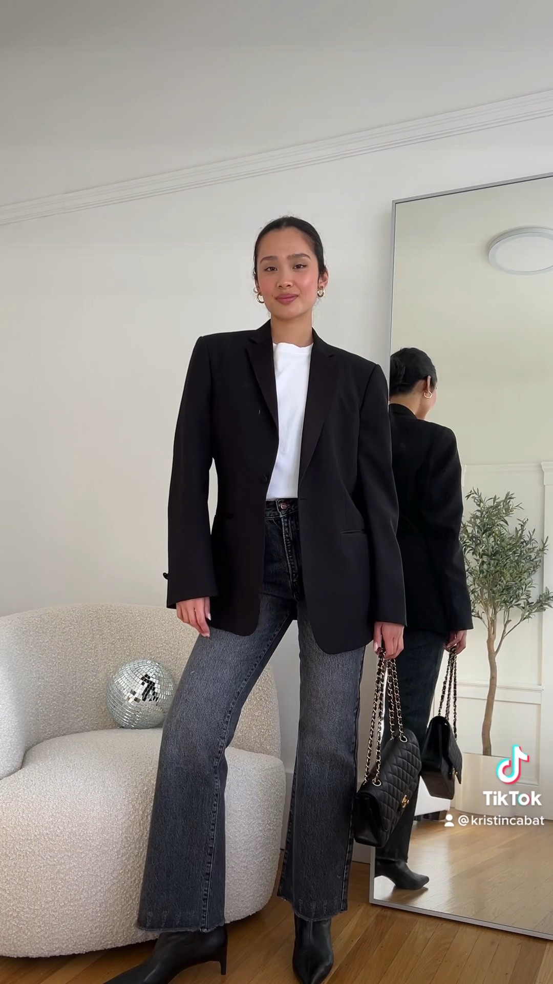 simple fall outfit

blazer: thrifted
shirt: aritzia
pants: ragdoll LA
shoes: COS

#LTKSeasonal #LTKfit #LTKstyletip