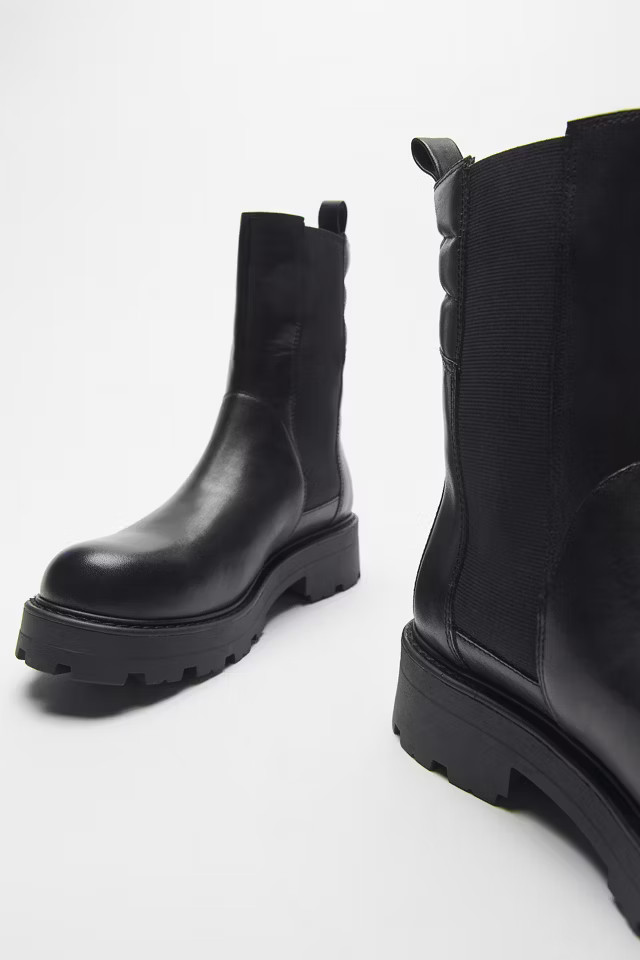 Vagabond Shoemakers Cosmo 2.0 Chelsea Boot | Urban Outfitters (US and RoW)