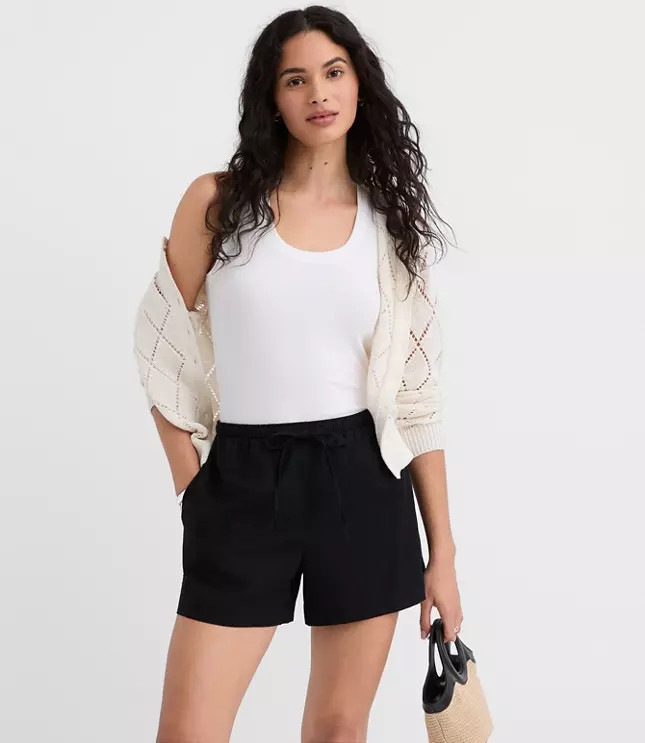 Sawyer Pull On Shorts in Linen Cotton | LOFT
