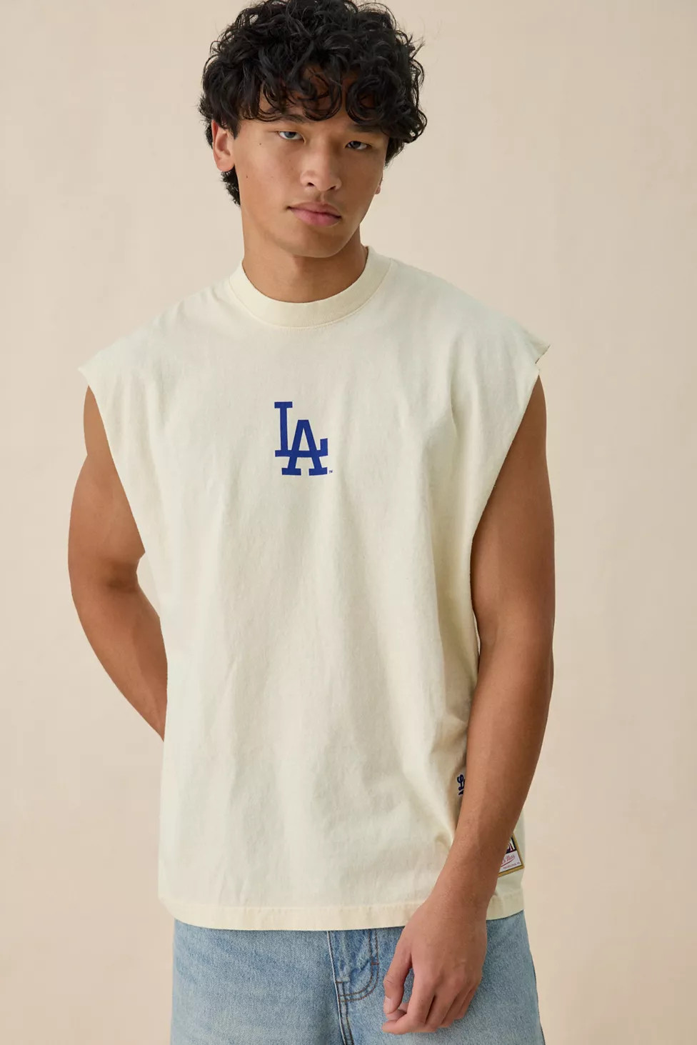 Mitchell & Ness MLB Team Logo Training Muscle Tee | Urban Outfitters (US and RoW)