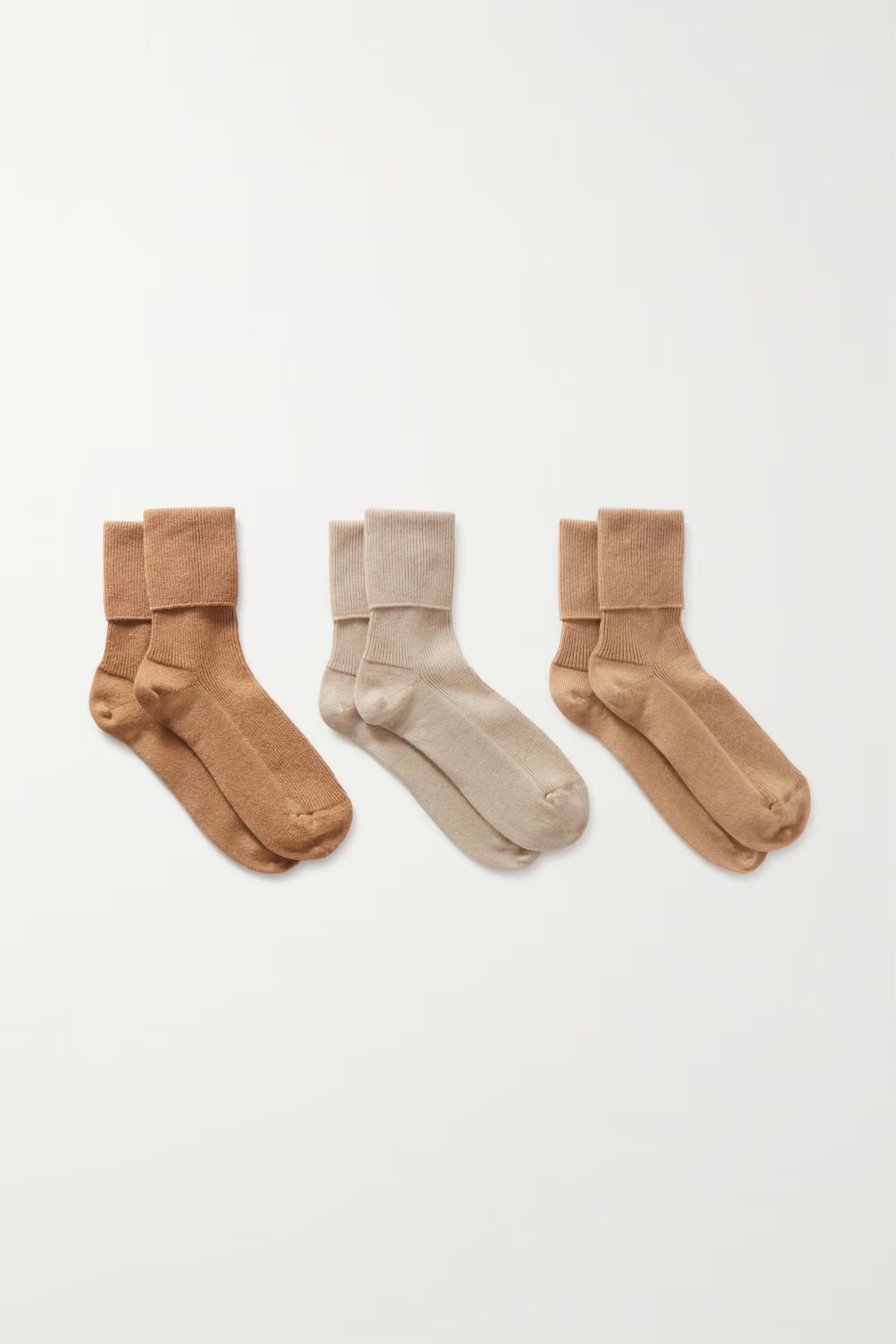 Set of three ribbed cashmere-blend socks | NET-A-PORTER (US)