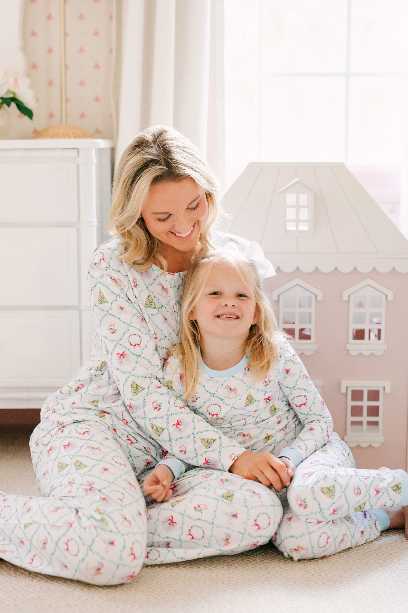 The Broke Brooke X Smocked Auctions collaboration is here with the cutest matching Jammie’s for mommy and me! 🎄🎀