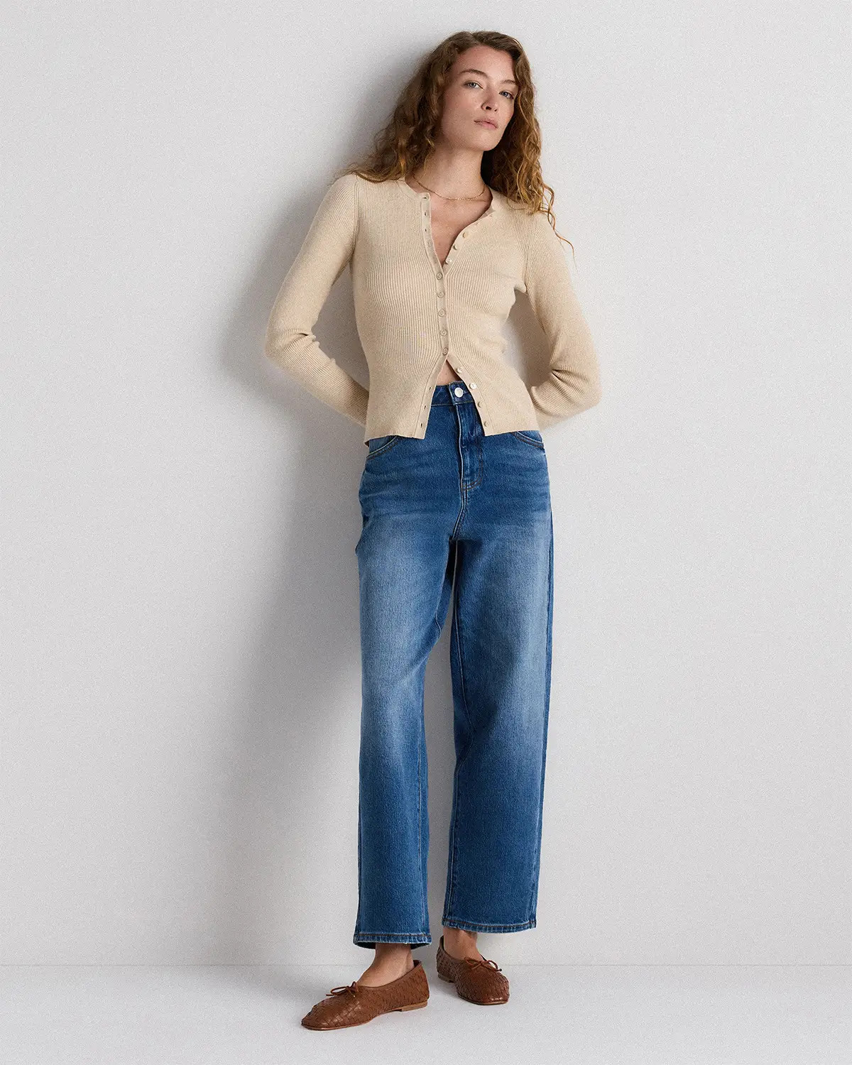 Women's Cotton Cashmere Fitted Ribbed Cardigan in Heather Oatmeal | Quince