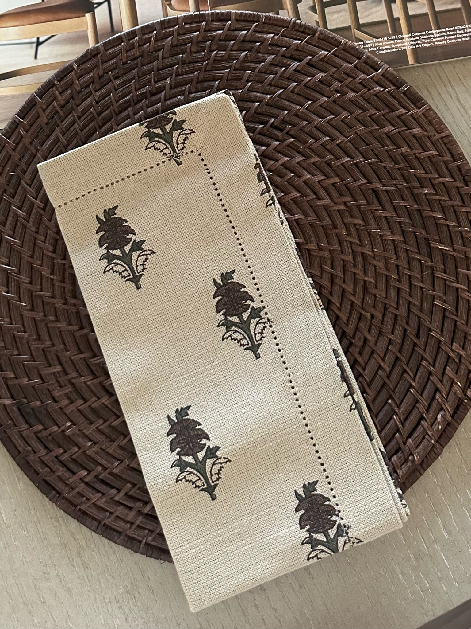 Fall place setting
Holiday place setting