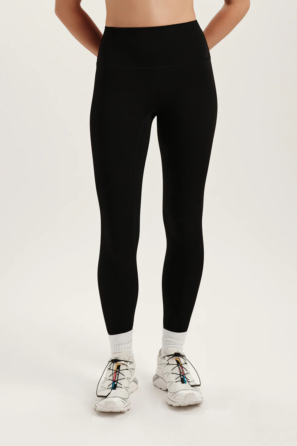 SPORTBODY® SPORTY HIGH-RISE LEGGINGS - ONYX | SET Active