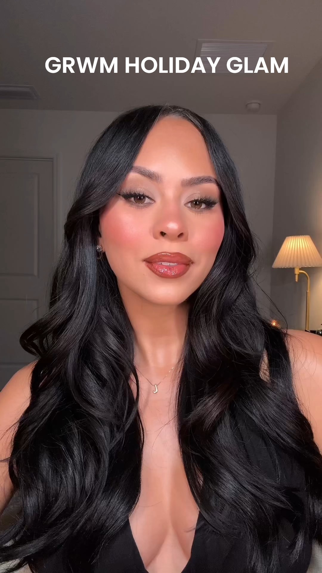 GRWM | felt like playing with new makeup and do a holiday inspired glam ✨
—
@Hourglass Cosmetics eyeshadow palette 
@Rare Beautyliquid eyeliner 
@Maybelline NY mascara 
@Patrick Ta Beauty foundation 
@Diorbeauty cream contour + powder blushes 
@Anastasia Beverly Hills cream blush 
@Huda Beauty concealer + cream eyeliner 
@Sephora Collection bronzer 
@maccosmetics eyeshadow + highlight 
@DanessaMyricksBeauty blurring spray 
@SACHEU Beauty US lip stain + gloss 
@DIBSBEAUTY powder 

#LTKmomlife #LTKHoliday #LTKBeauty