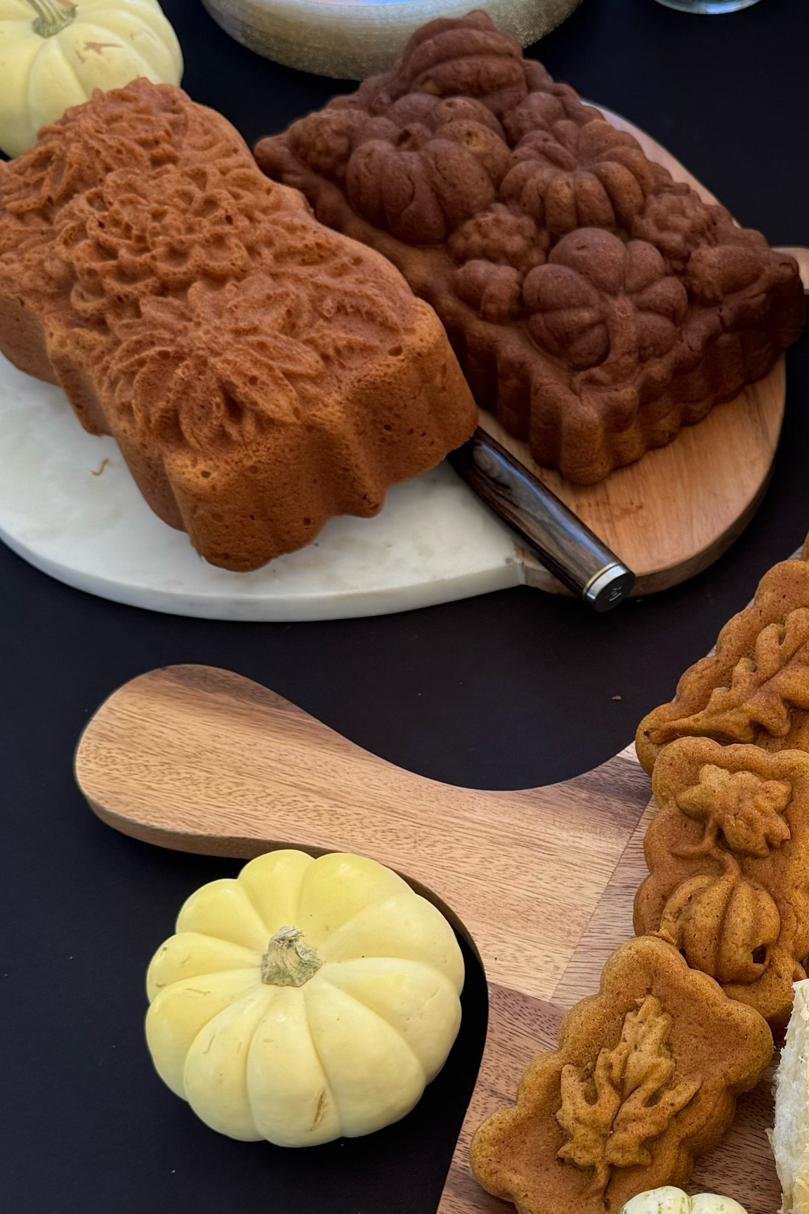 Pumpkin fall Halloween and thanksgiving baking pan for parties 

@Krogerco #KrogerPartner #KrogerShip #fall #thanksgiving #laurabeverlin



#LTKSaleAlert #LTKFindsUnder50 #LTKHome