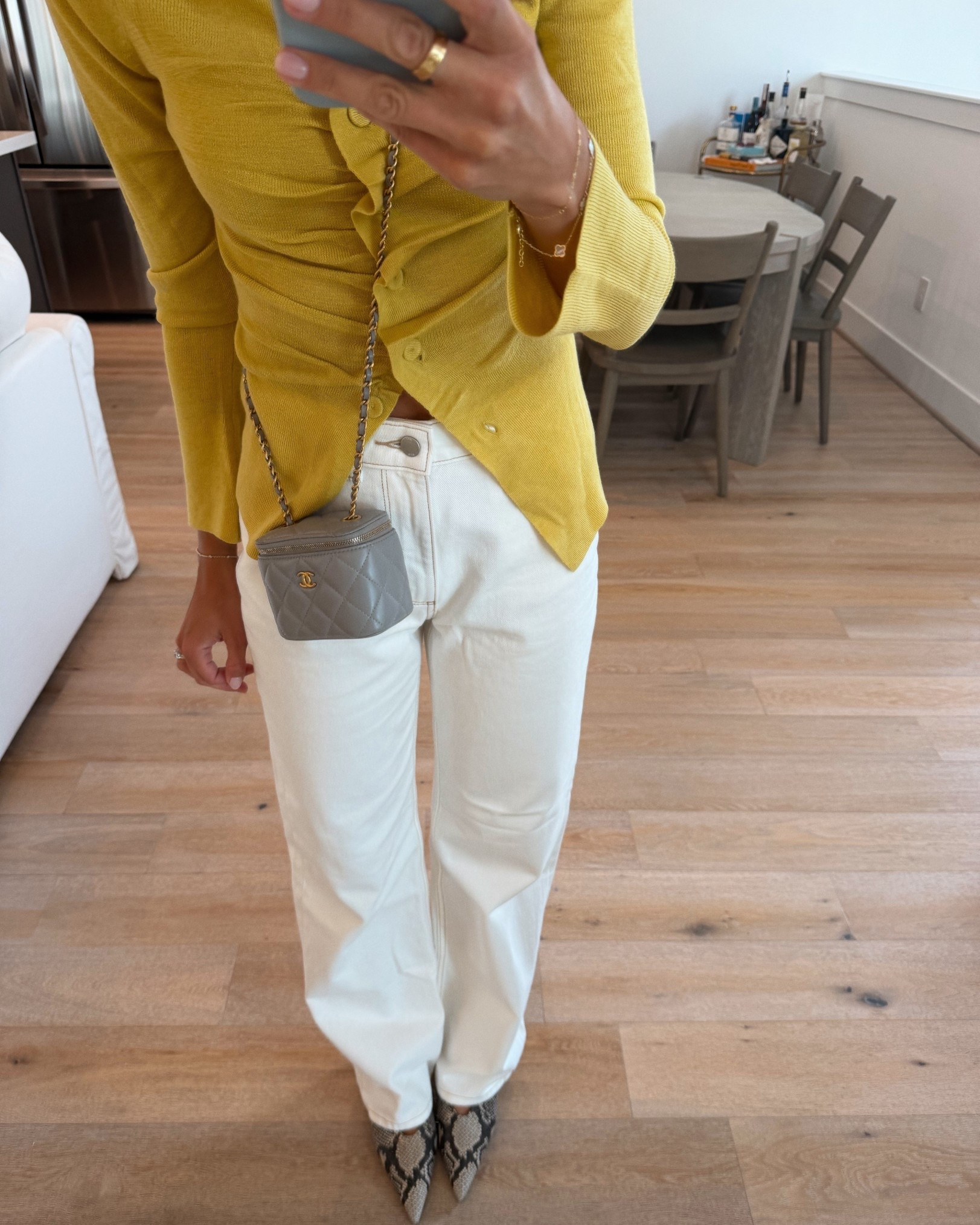 #OOTN for girls night 💛

#LTKootd #LTKdayinmylife #LTKSeasonal