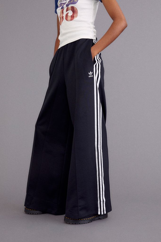 adidas Relaxed Wide-Leg Pant | Urban Outfitters (US and RoW)