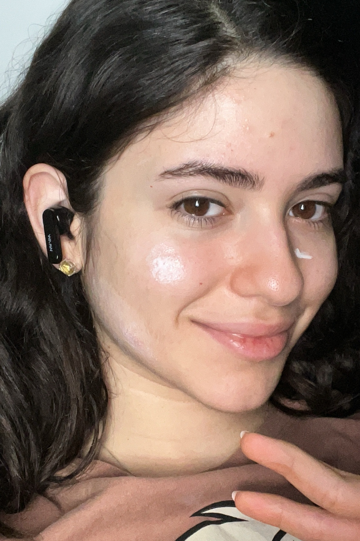 Quando a minha pele (sensível, seca e acneíca) precisa de reparação eu uso o Cicaplast Balm da La Roche Posay🧴aplico antes de dormir e acordo com a pele melhor🤩

#LTKbrasil #LTKbeauty