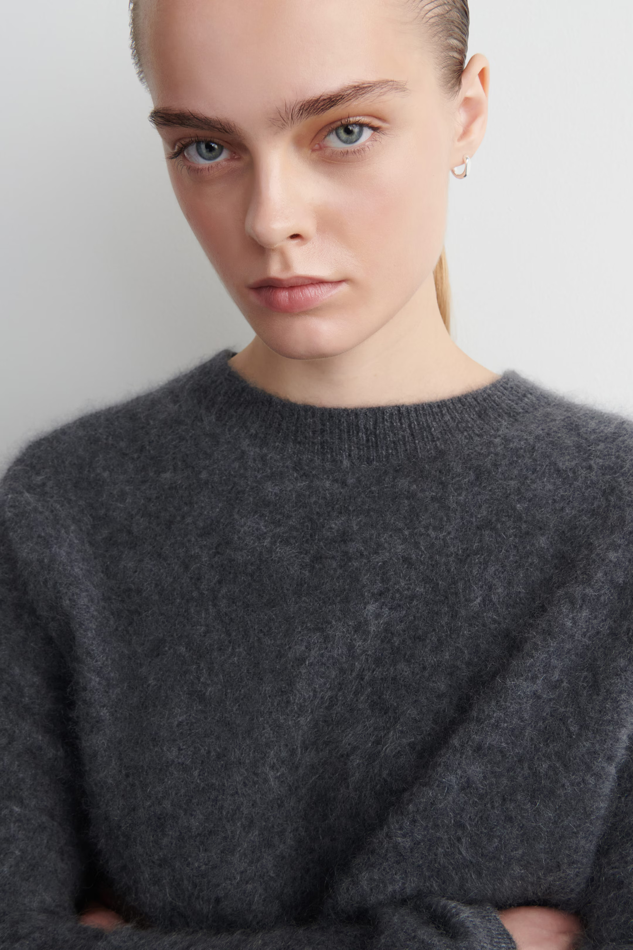 BRUSHED-CASHMERE CREW-NECK JUMPER - DARK GREY | COS GB | COS UK