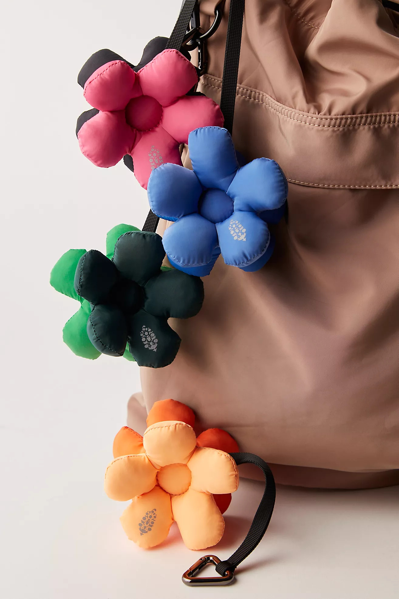 Petal Talk Keyring | Free People (Global - UK&FR Excluded)