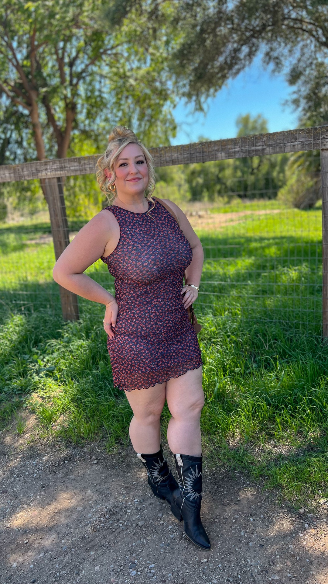 A little Pre-Fall ootd 
Wearing size L dress 

#LTKStyleTip #LTKMidsize #LTKSeasonal