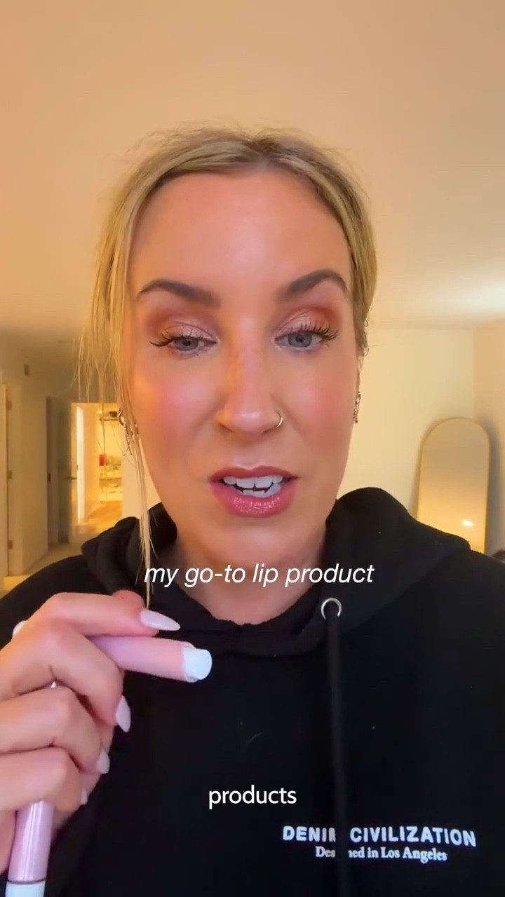 Sale Alert 🔥 one of my current favorite lip products, Tarte's maracuja juicy lip balm gloss is 35% off with code FAM35 (no log in required).

I usually wear the shade 'Rose' but Tarte sent over some restocks so I've been trying out "Rose in Bloom' and it gives that perfect hint of color - more subtle then your regular lip stick. The maracuja balm is just easy to wear. 

