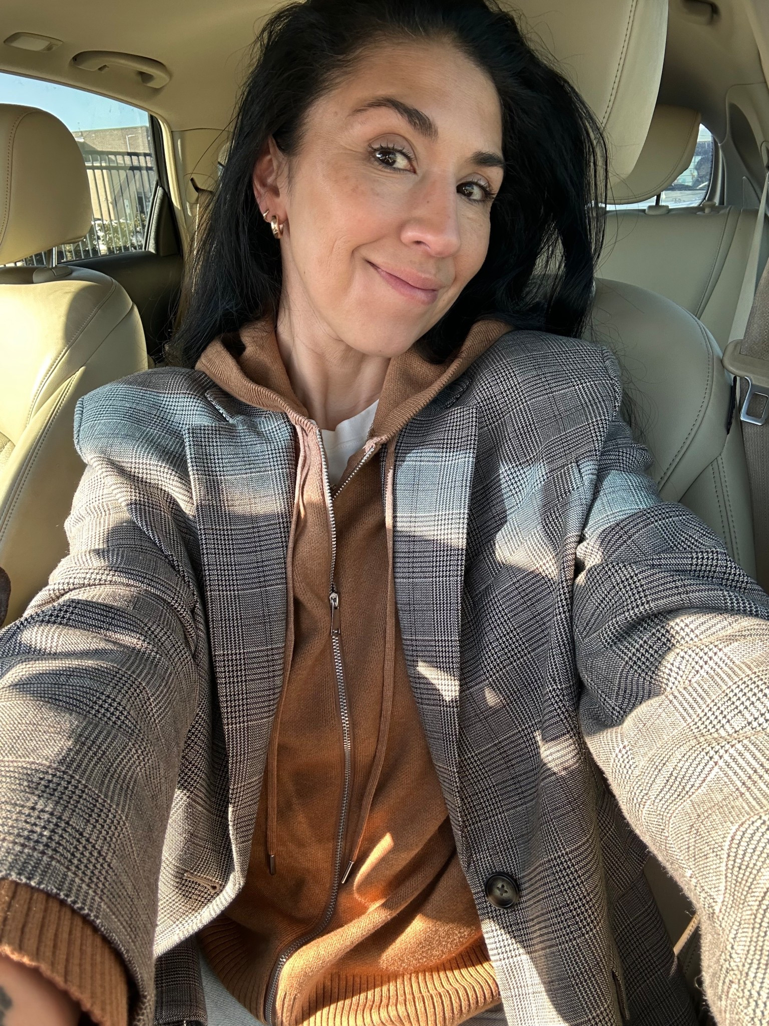 Target hoodie that has no business feeling this expensive.
The fabric, the silver hardware… it’s giving Madewell.
Layered it with my Amazon blazer, Levi’s, and sneakers because it’s cold and I am predictable. 
