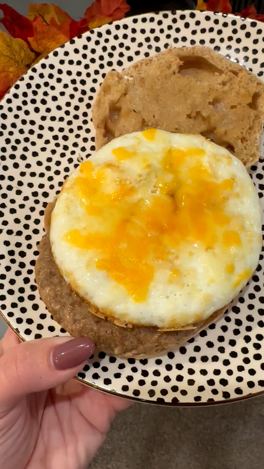 Super easy healthier breakfast sandwich.

English muffin
Shredded cheese
Turkey sausage patty
Egg whites 
Tiny bit of butter 

Spice it up by adding a dash of hot sauce or another sauce you love.

#LTKFindsUnder50 #LTKActive
