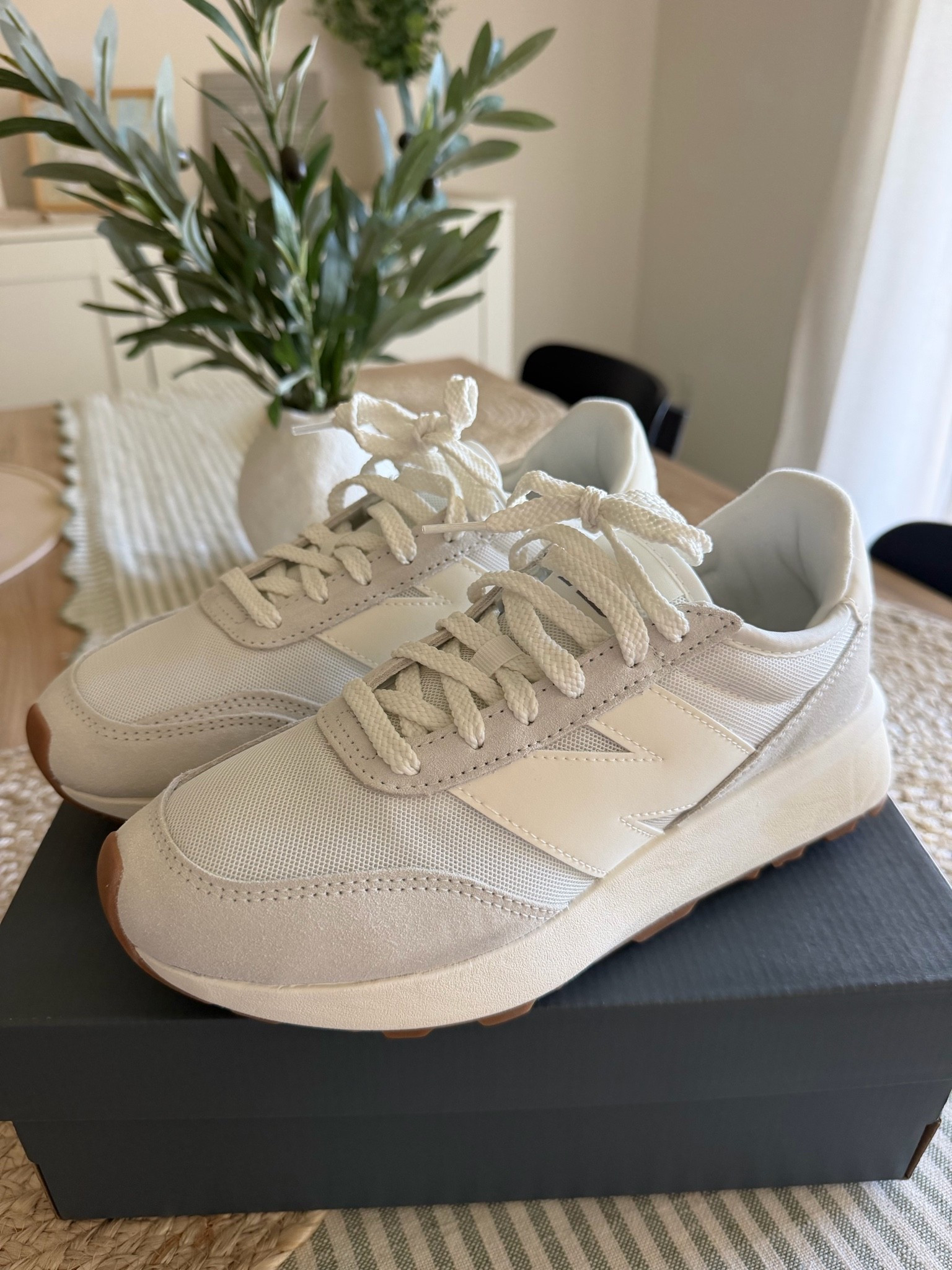 new balance sneakers 🤍

#LTKootd #LTKActive #LTKgrwm