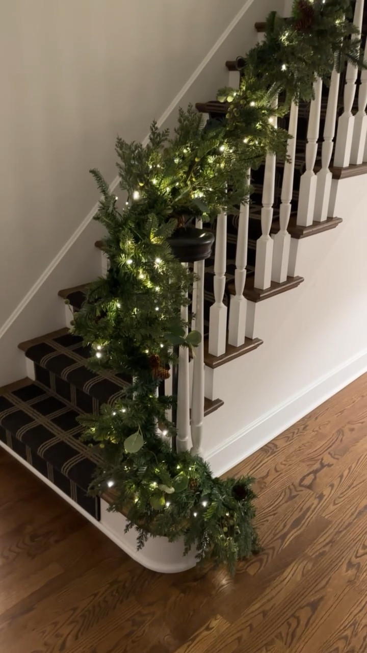Garland holiday decor from Frontgate✨🎄🎁

holiday decor, garland, Christmas decor, home decor, staircase garland, indoor decor, frontgate, Christmas garland, Grace White, A Southern Drawl 

#LTKVideo #LTKHome #LTKHoliday