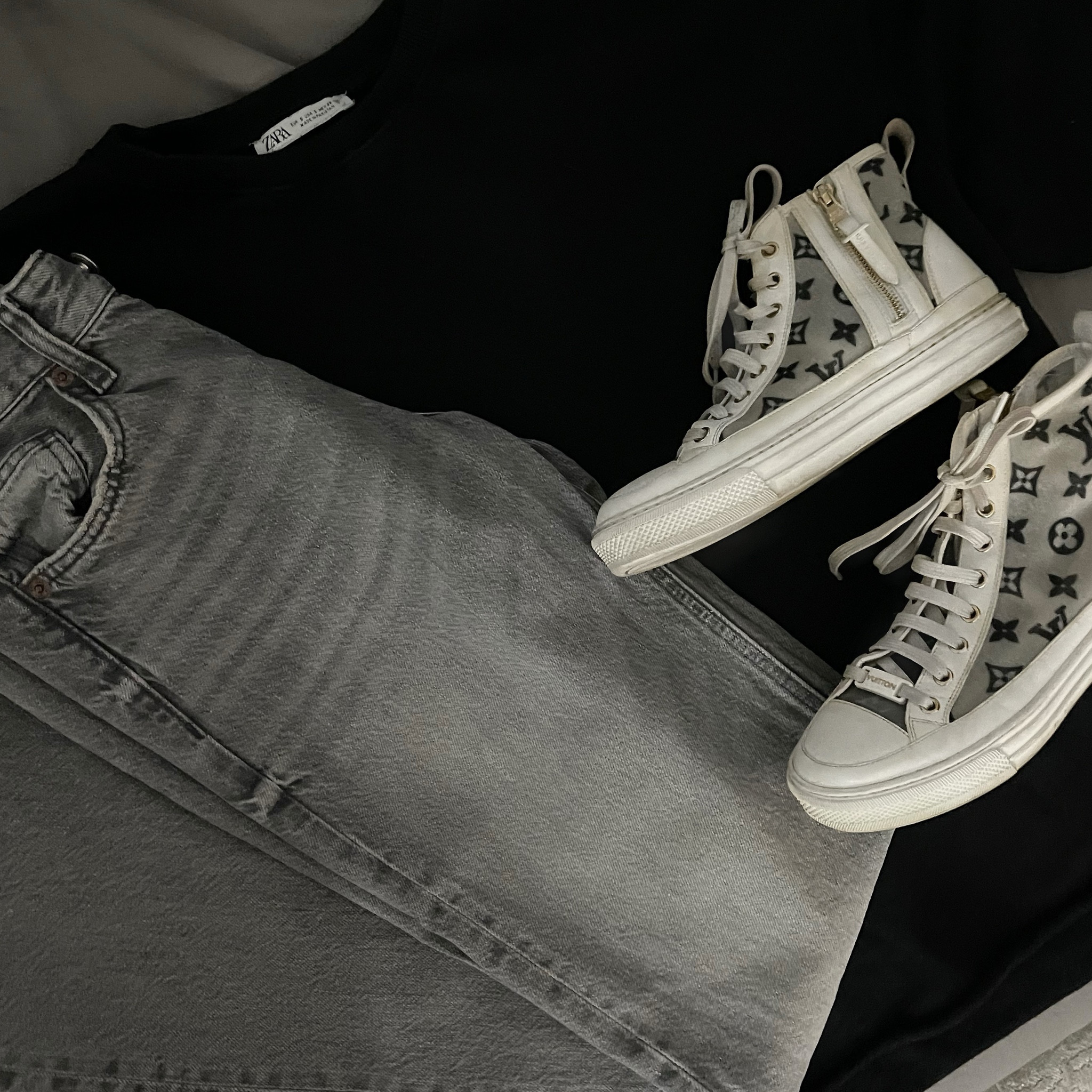 Darker tones are here!🖤

#LTKGiftGuide #LTKstyletip #LTKSeasonal