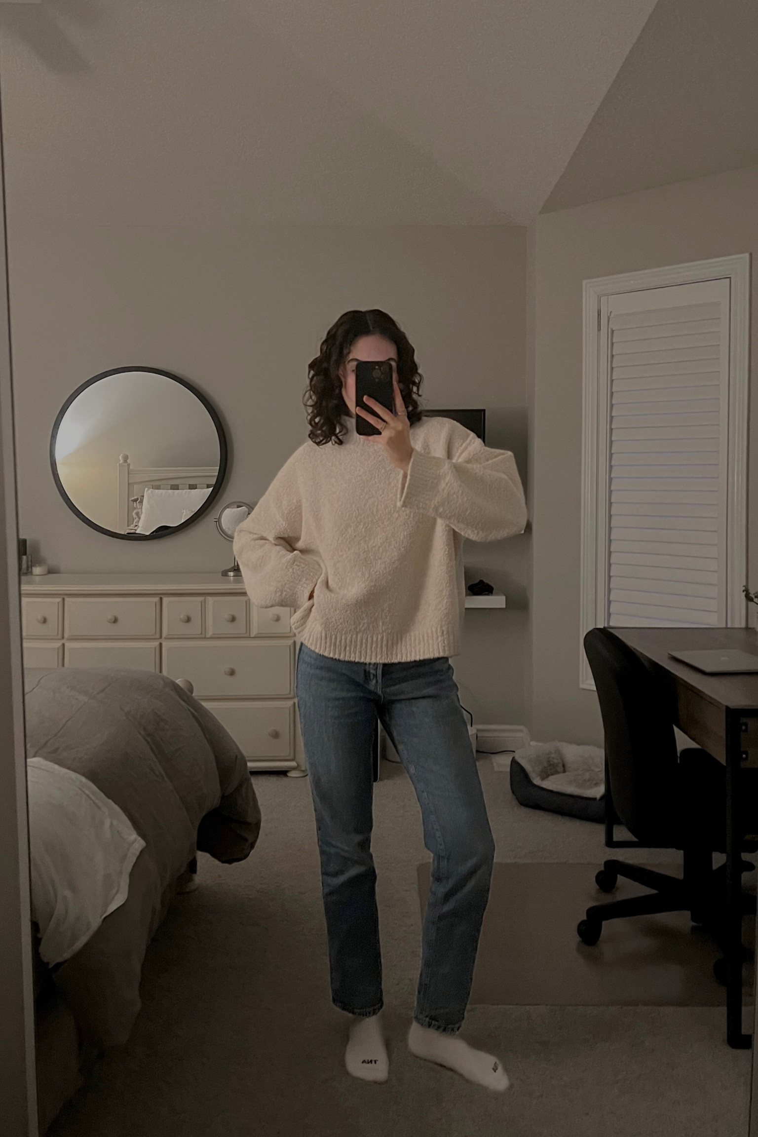 Top is the Fluffy-Knit Sweater from H&M in the colour Light Beige - wearing a size S.

Jeans are from Dynamite - they no longer carry this style so I linked 2 similar pairs. 

Socks are the Tna Base Crew Sock from Aritzia - linked a similar pair from H&M. 

#LTKHoliday #LTKfit #LTKSeasonal