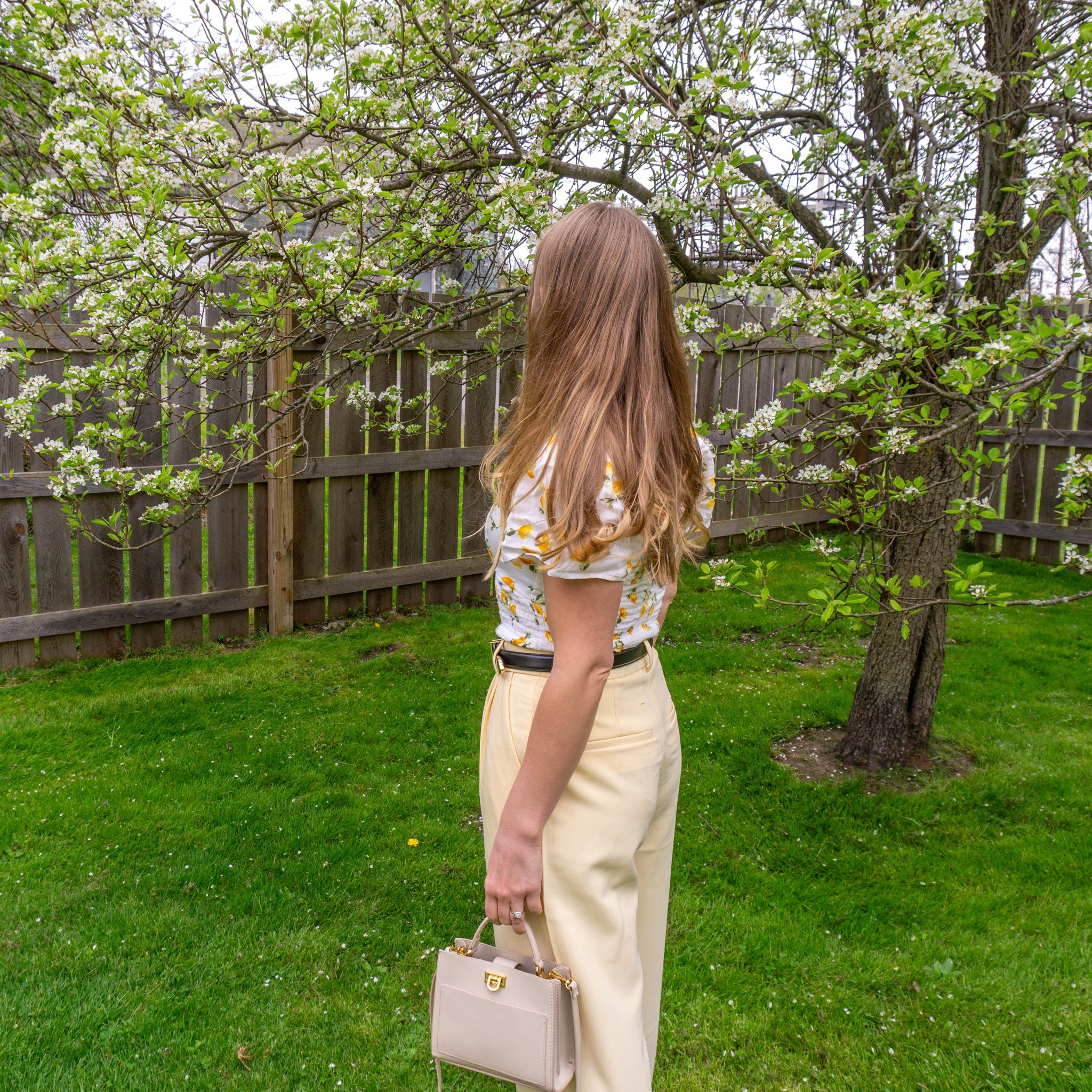 Dreaming of warmer weather and pastel outfits 🍋 feeling a very strong urge to add more butter yellow to my closet this spring 💐


Trousers, black belt, handbag, classic pieces 

#LTKFindsUnder100 #LTKSeasonal #LTKSpring