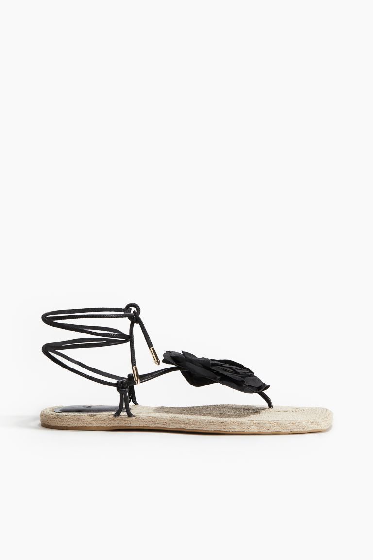 Appliquéd espadrille sandals - Black - Ladies | H&M GB | H&M (UK, MY, IN, SG, PH, TW, HK)