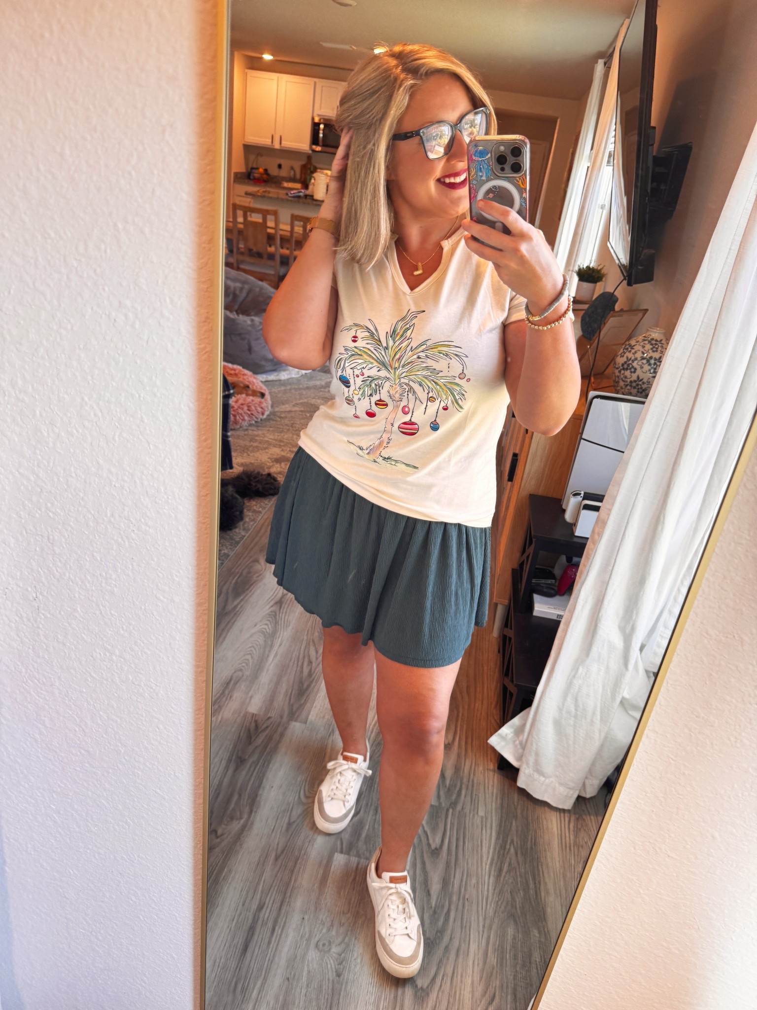 Hopping in on the holiday spirit, but make it BEACHY duh!! #fall2025 #midsizefashion #beachchristmas #midsizestyle 

#LTKSaleAlert #LTKStyleTip #LTKootd