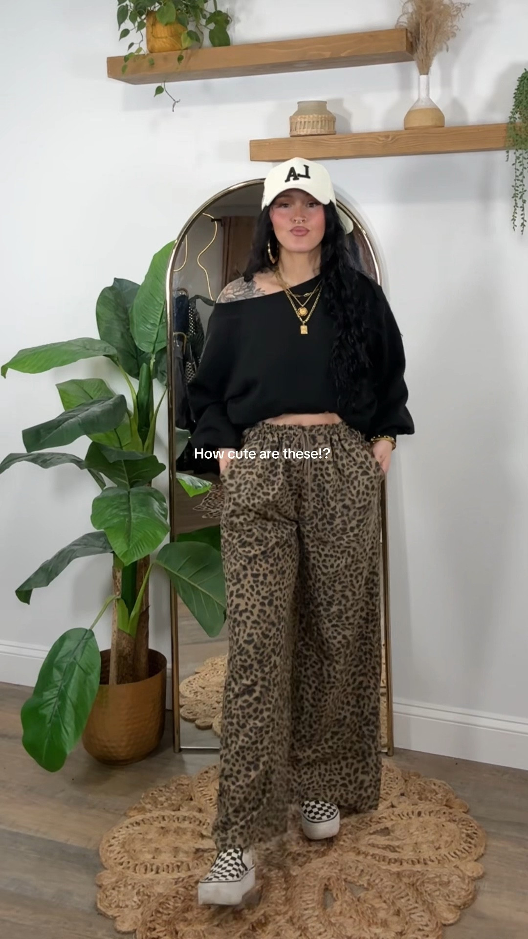 I’m wearing a large in the pants! I’m 5’3 & 133 lbs 